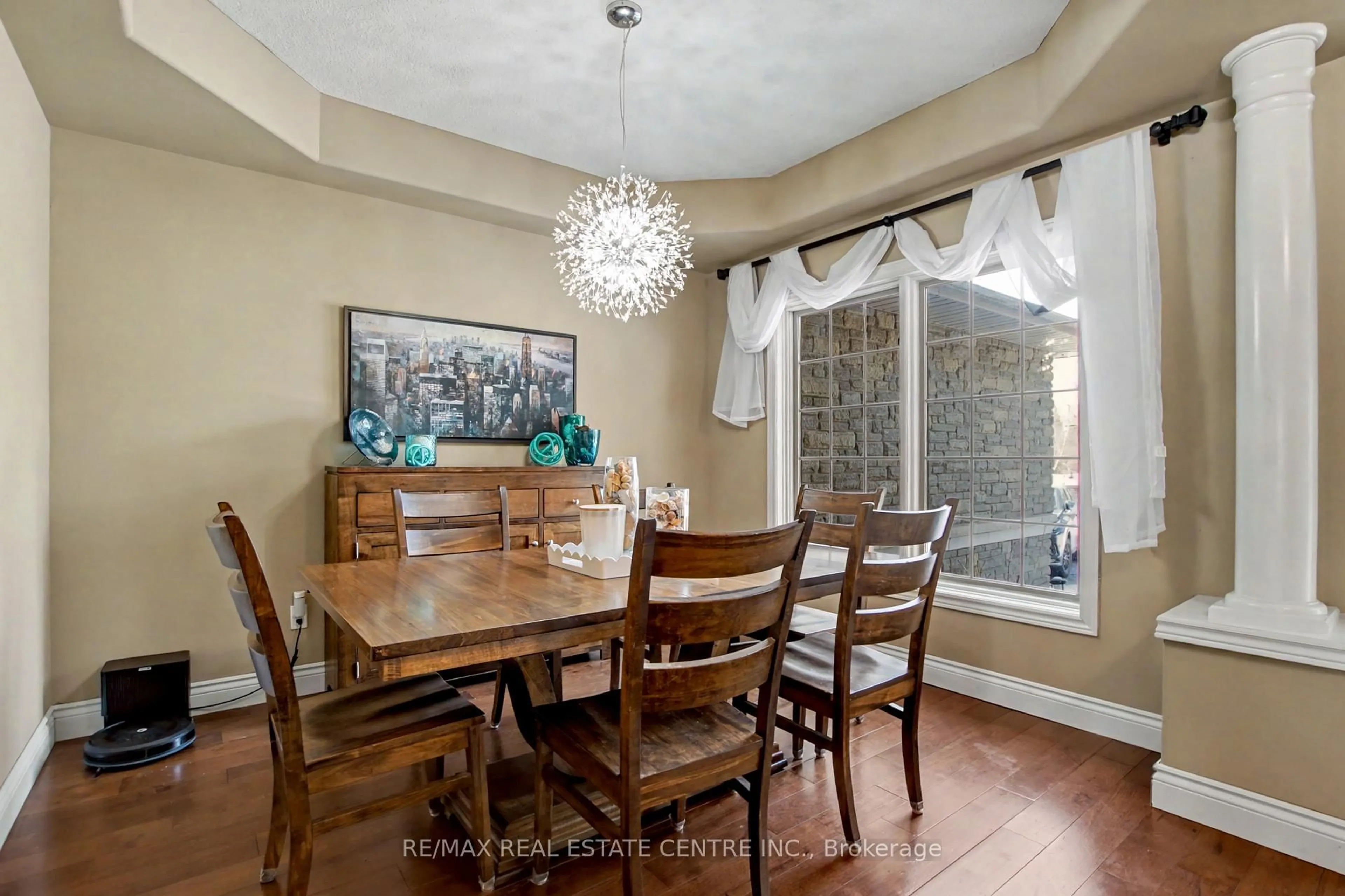 Dining room, unknown for 2 Irongate Dr, Brant Ontario N3L 4G4