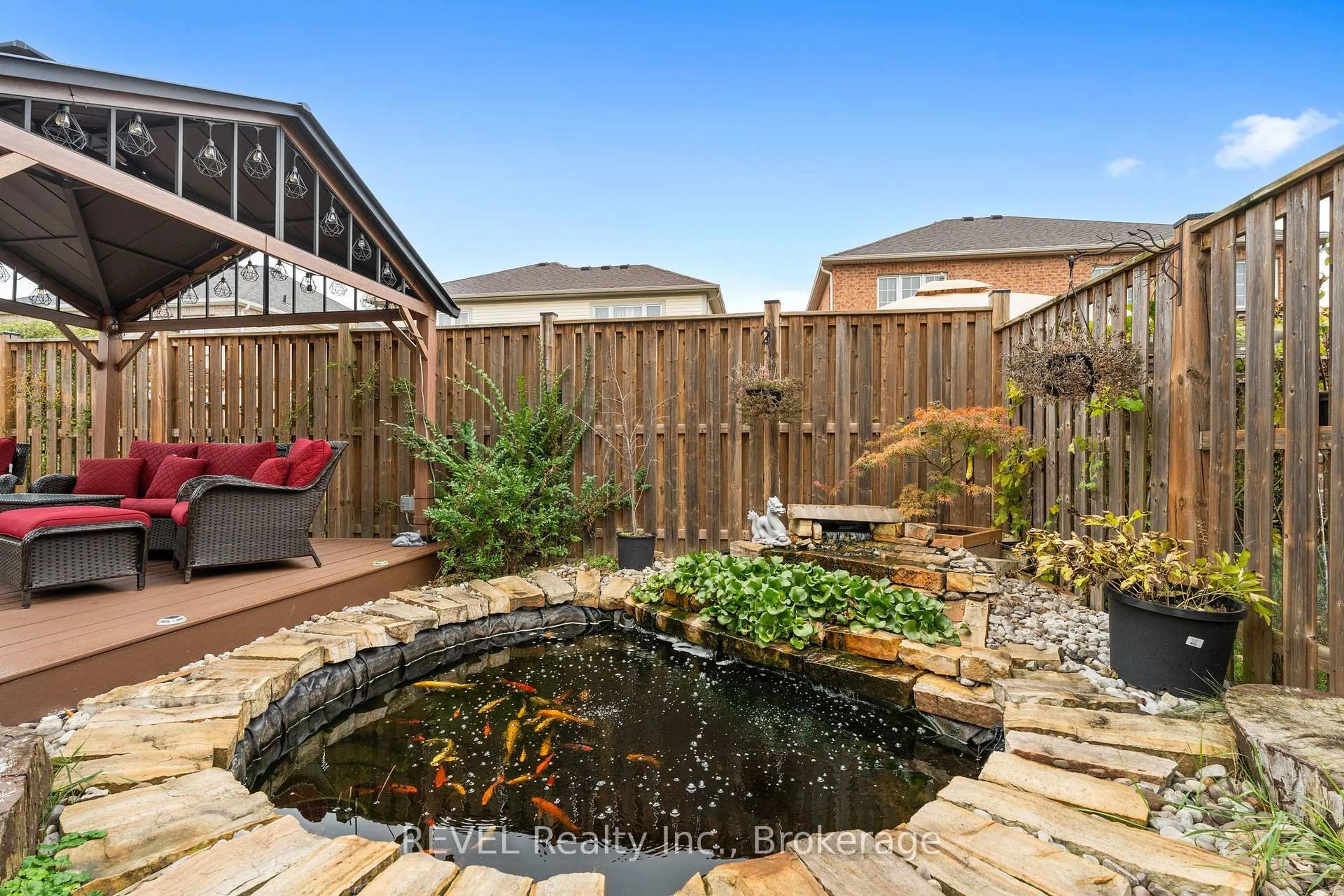 Patio, water/lake/river/ocean view for 8892 KUDLAC St, Niagara Falls Ontario L2H 0C5