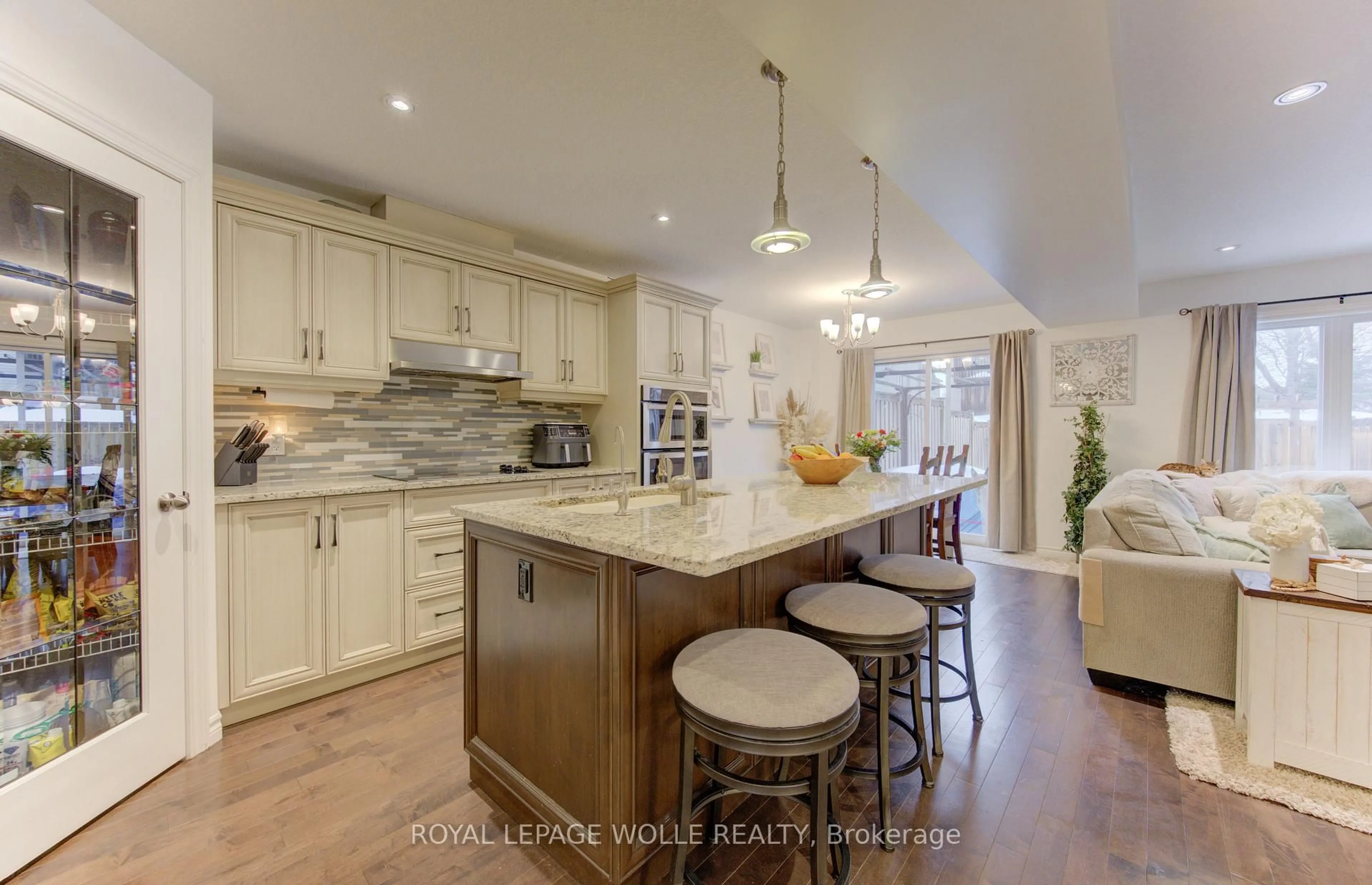 Open concept kitchen, ceramic/tile floor for 170 Templewood Dr, Kitchener Ontario N2R 0H5