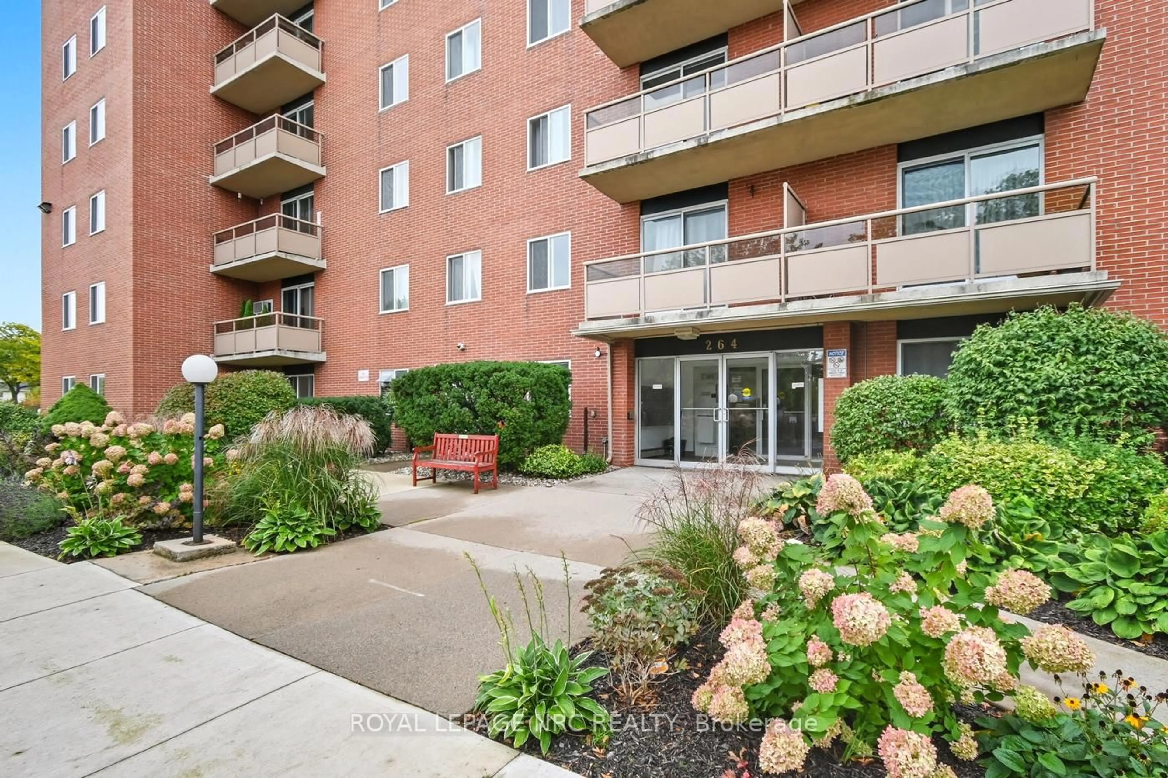 Patio, street for 264 Grantham Ave #505, St. Catharines Ontario L2M 5B5
