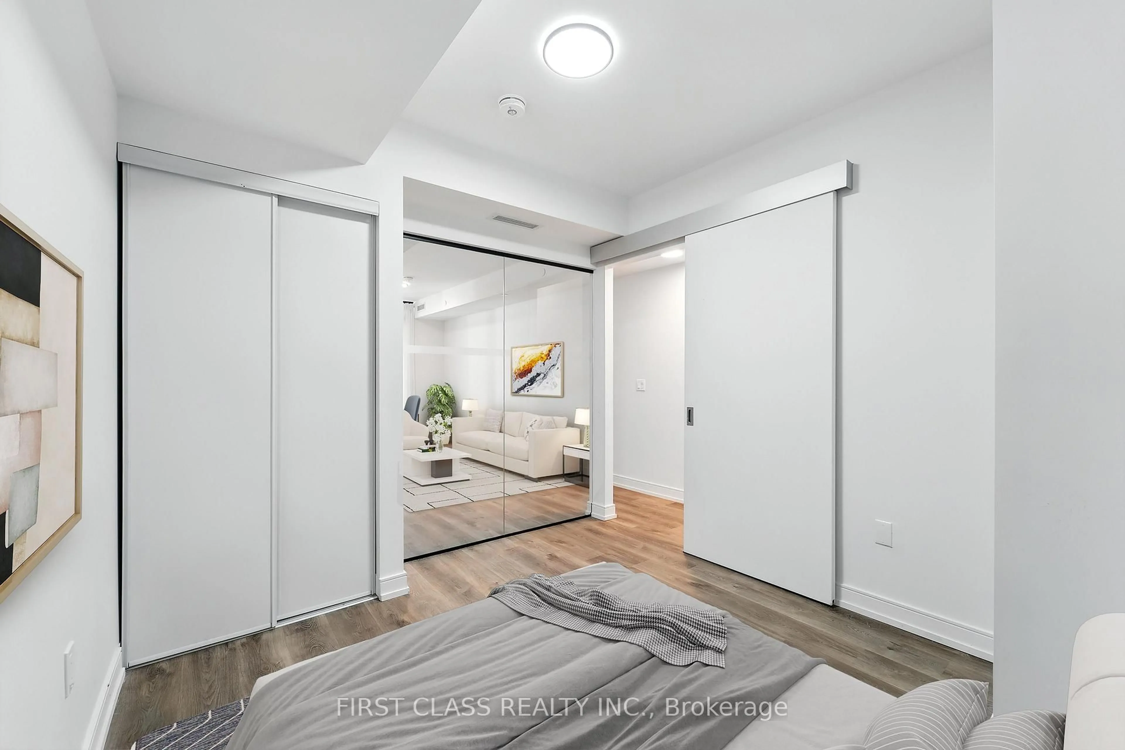 Indoor entryway for 1 Jarvis St #1115, Hamilton Ontario L8R 3J2