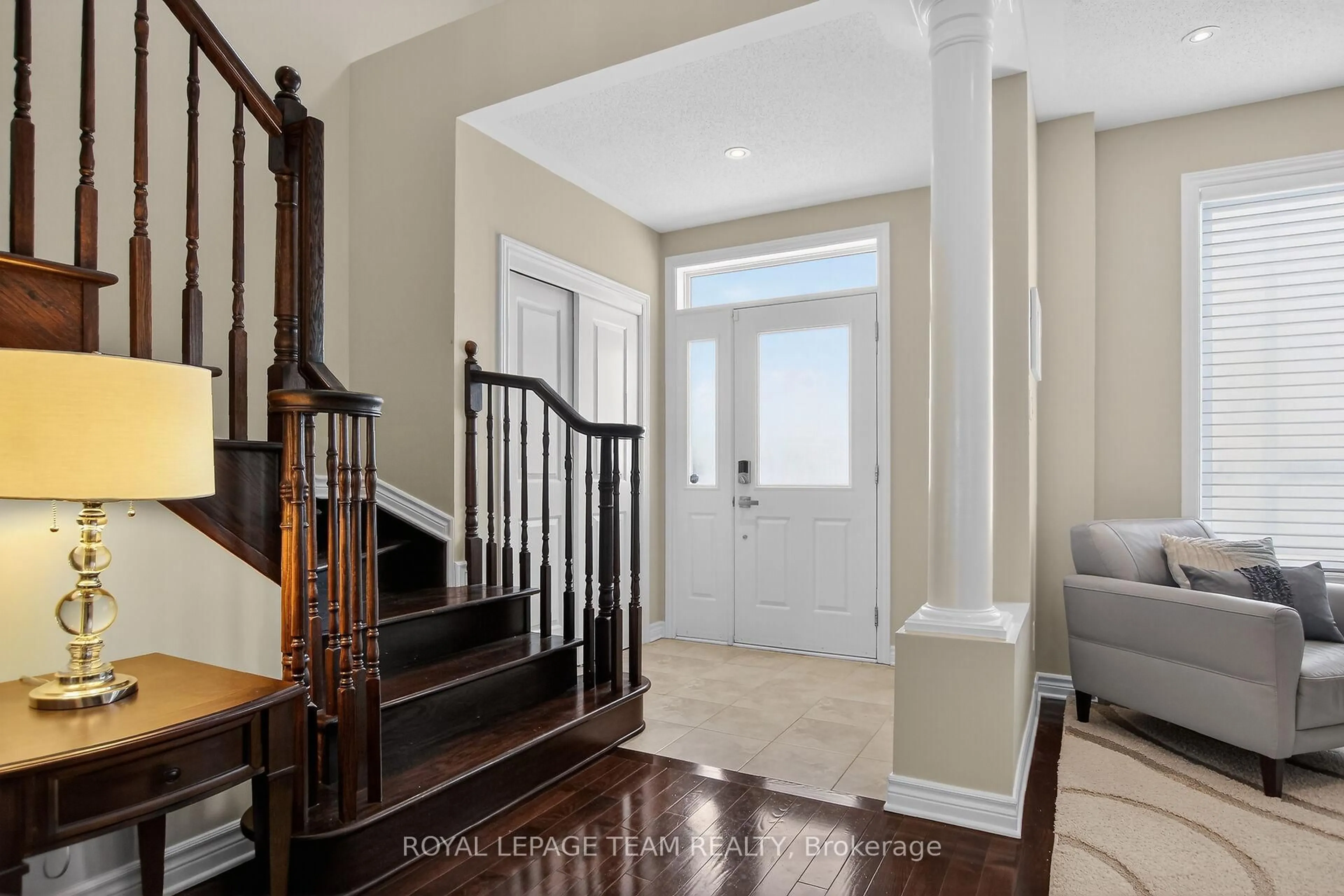 Indoor entryway for 379 Langrell Cres, Ottawa Ontario K2J 5R8