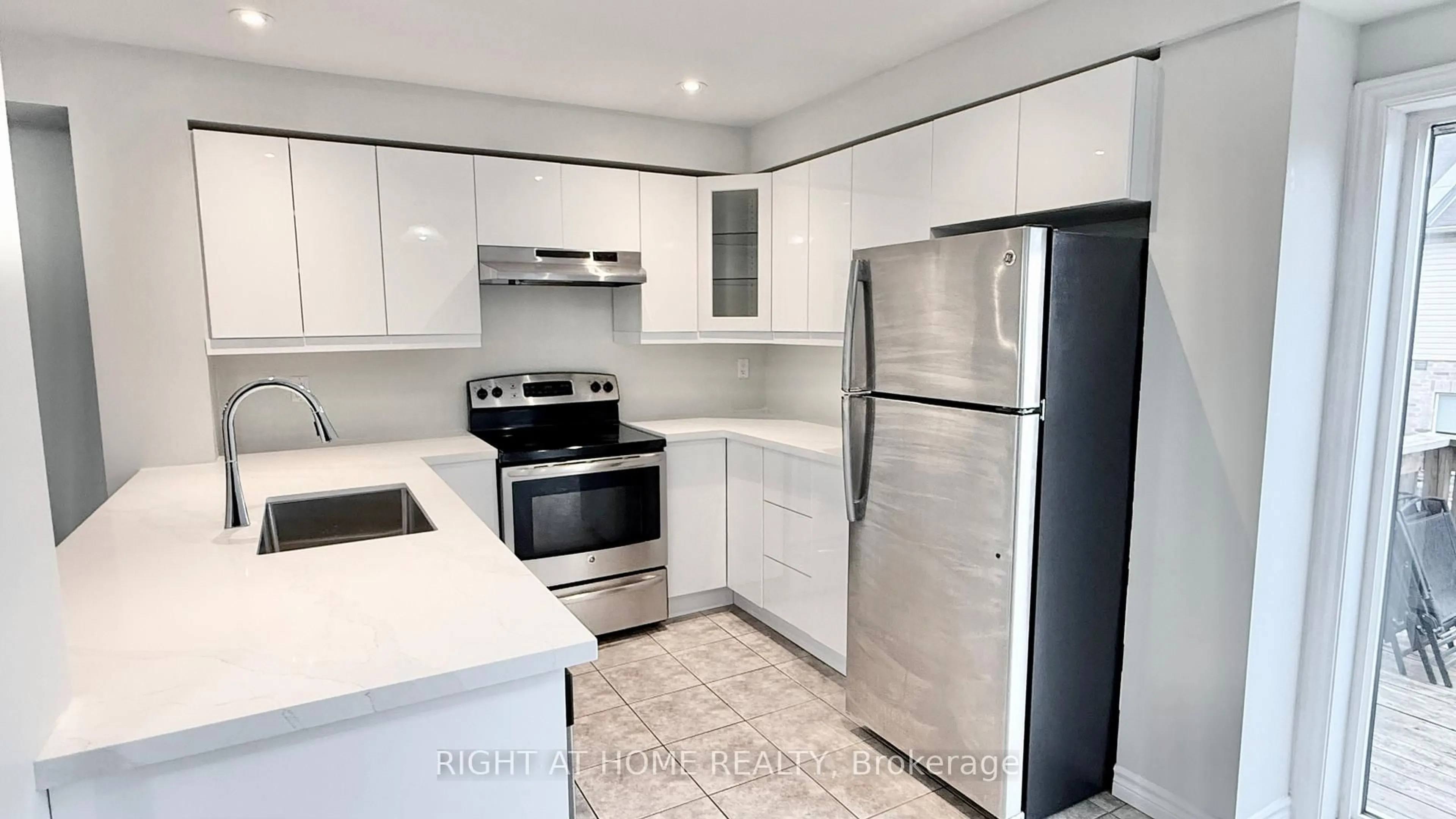 Standard kitchen, unknown for 87 Mayland Tr, Hamilton Ontario L8J 0G4