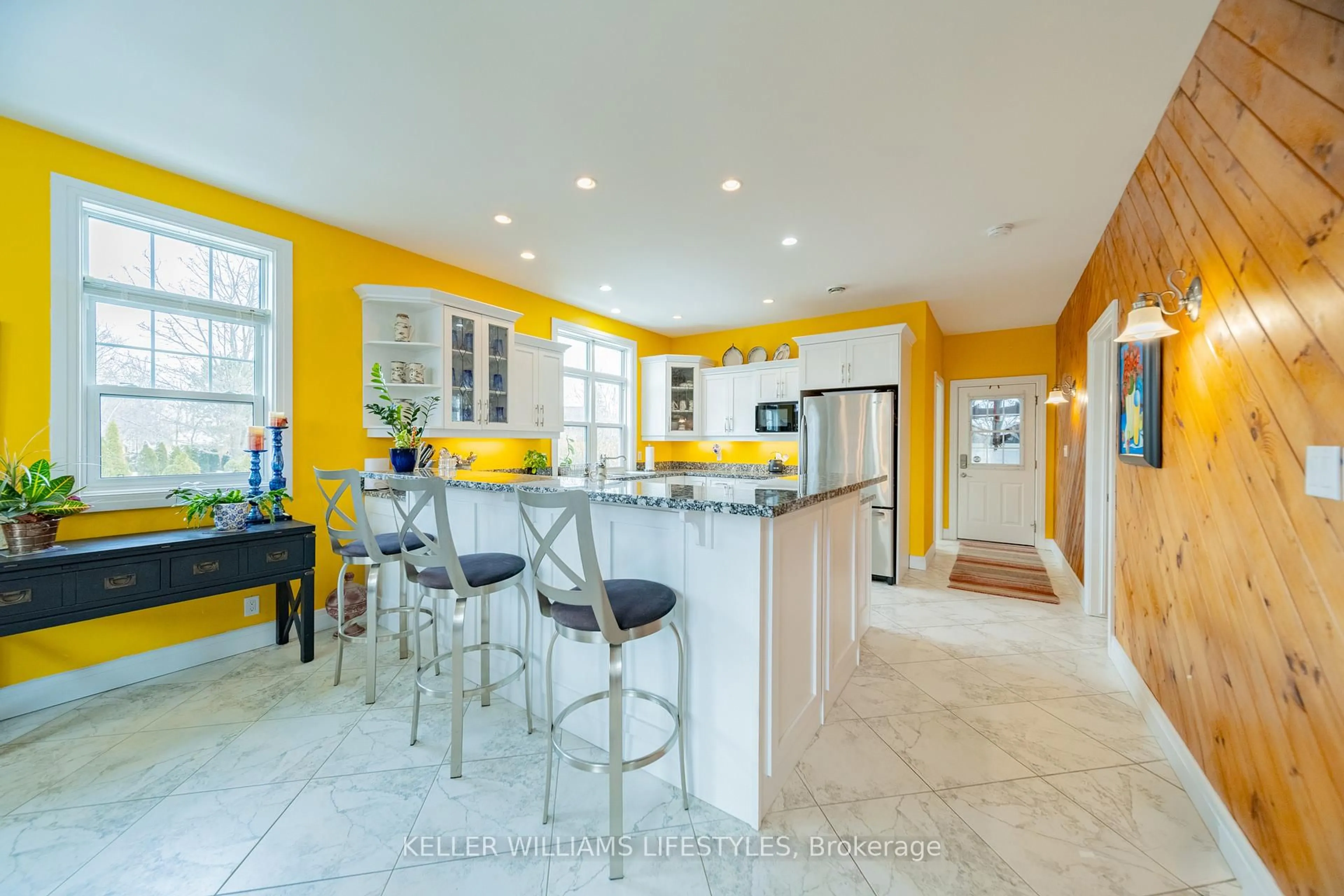 Contemporary kitchen, ceramic/tile floor for 73028 DENISE Crt, Bluewater Ontario N0M 2T0