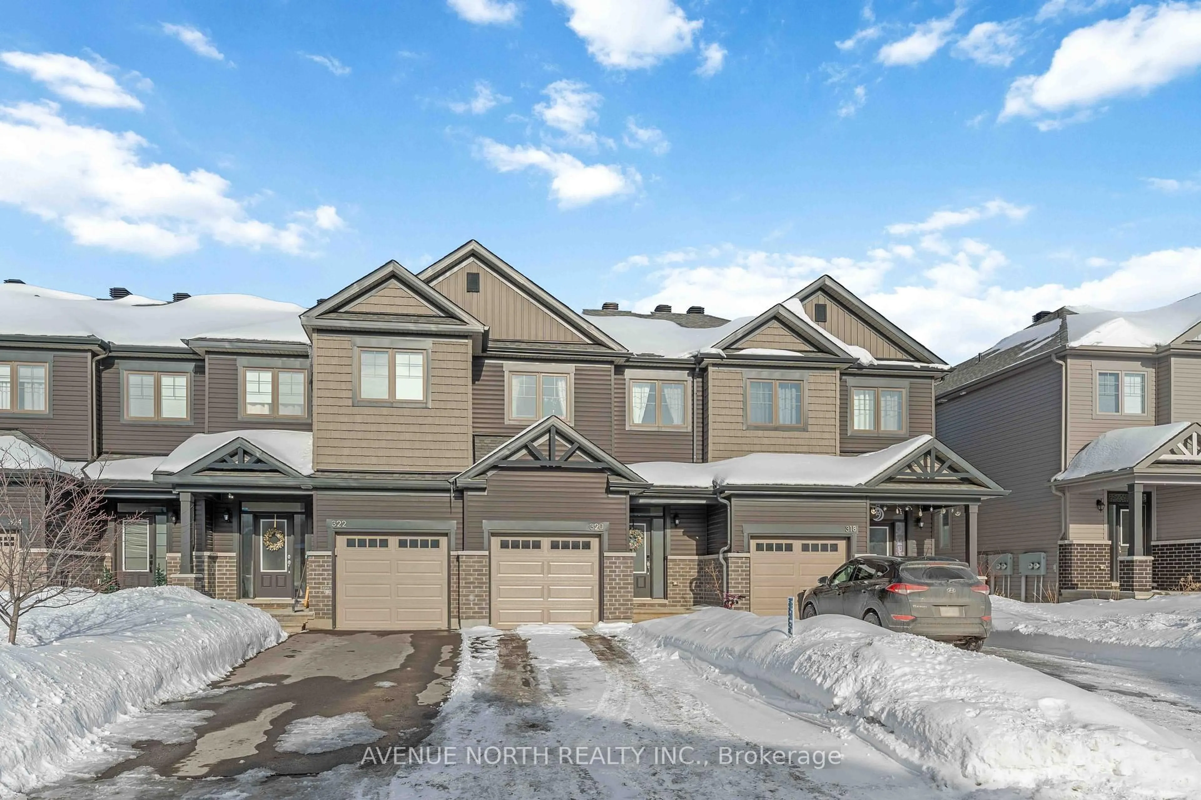 A pic from outside/outdoor area/front of a property/back of a property/a pic from drone, unknown for 320 Grackle St, Ottawa Ontario K1X 0G6