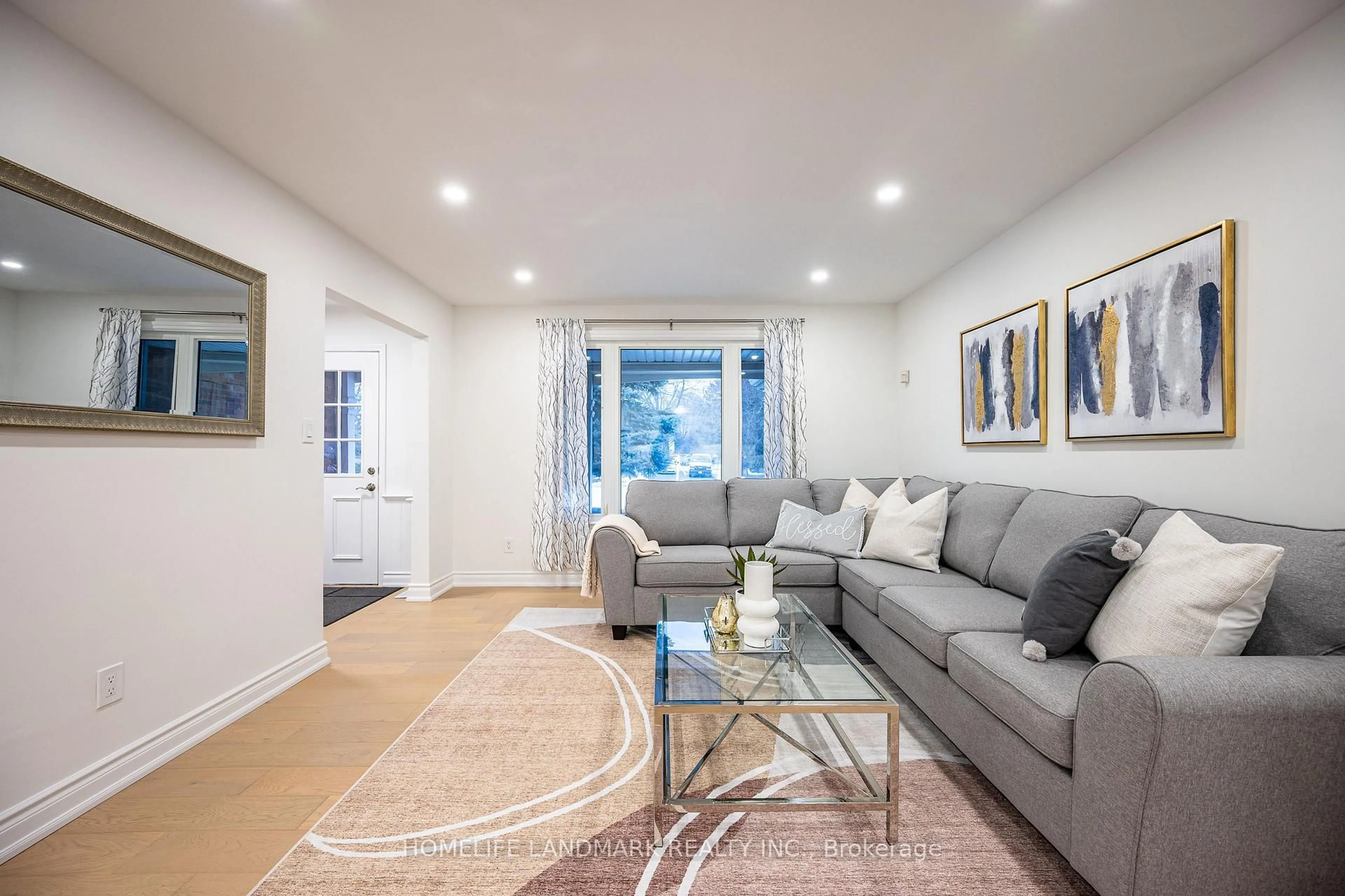 Living room with furniture, unknown for 20 Fireside Dr, Hamilton Ontario L8N 2Z7