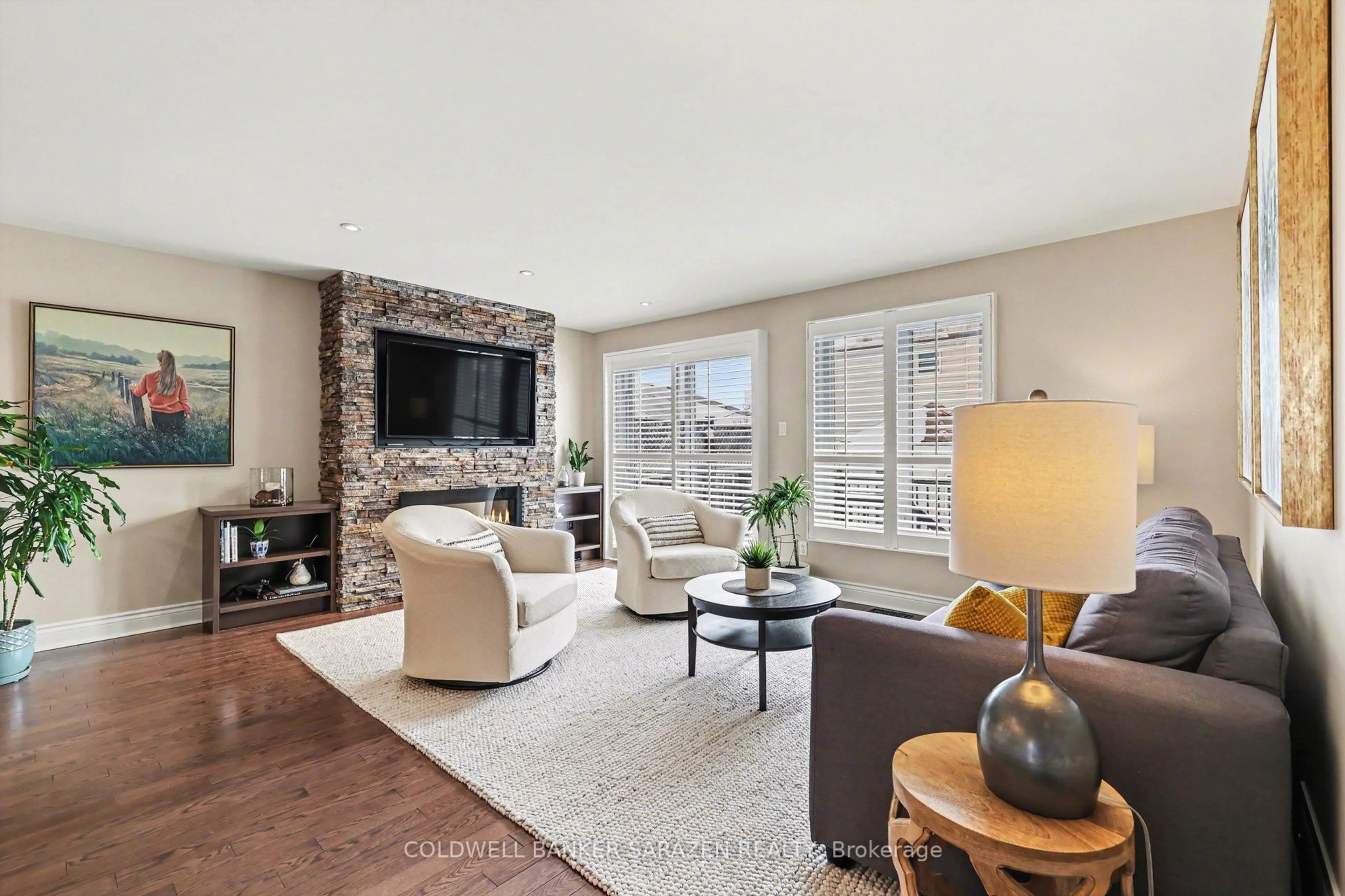 Living room with furniture, unknown for 518 Kilburn St, Almonte Ontario K0A 1A0