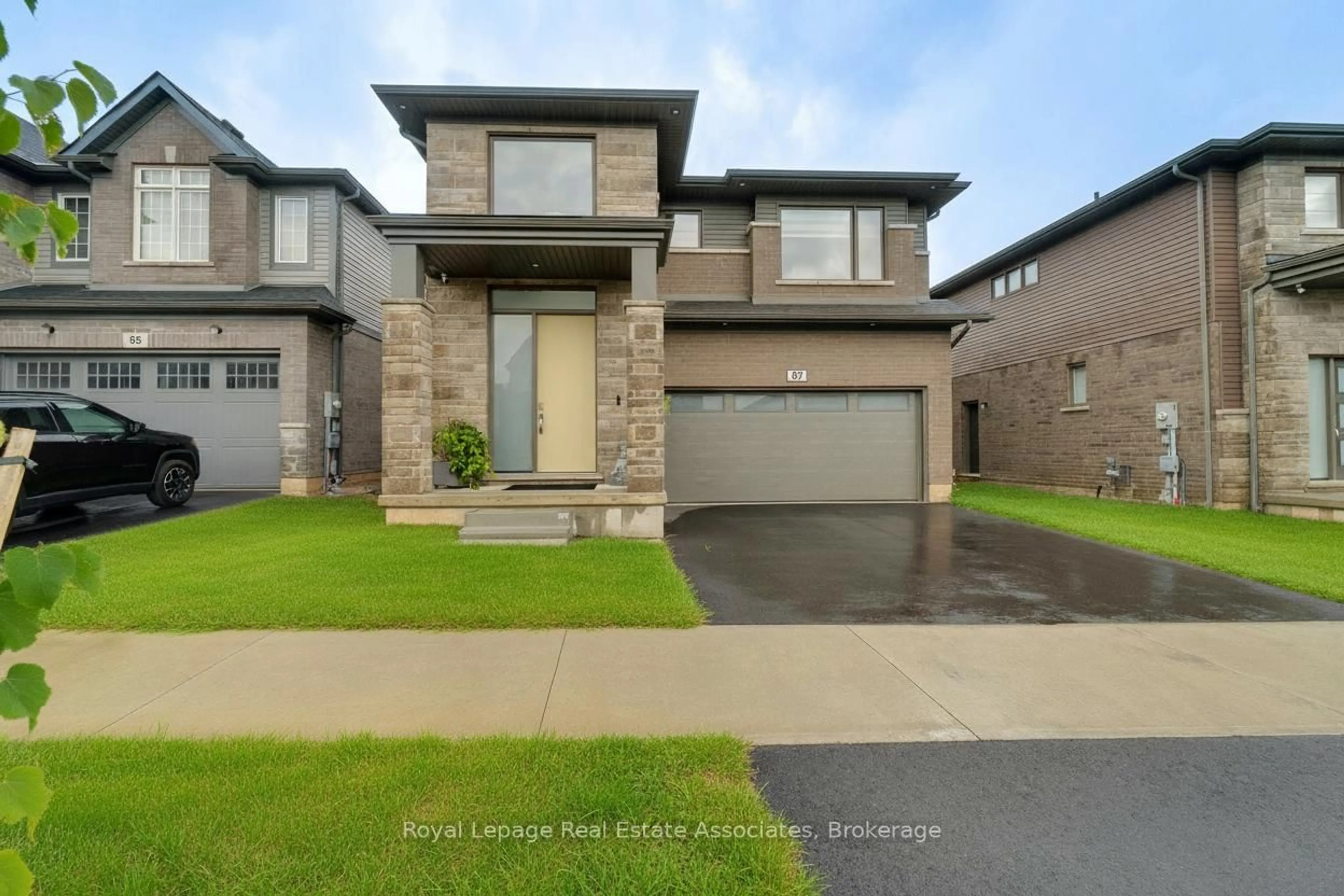 Home with brick exterior material, street for 87 Acacia Rd, Pelham Ontario L0S 1E1