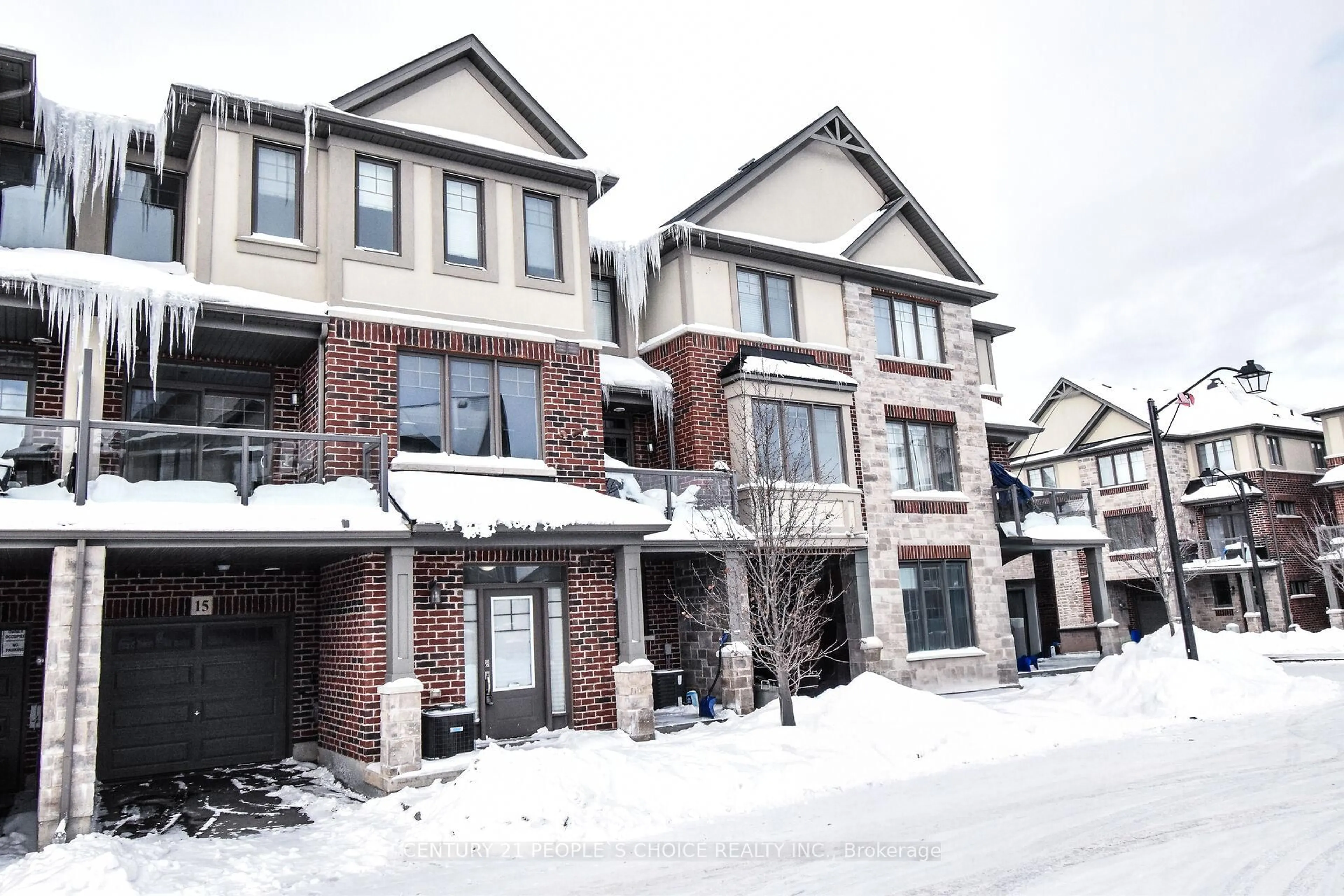 A pic from outside/outdoor area/front of a property/back of a property/a pic from drone, street for 15 Hoffman Lane, Hamilton Ontario L9G 0H2