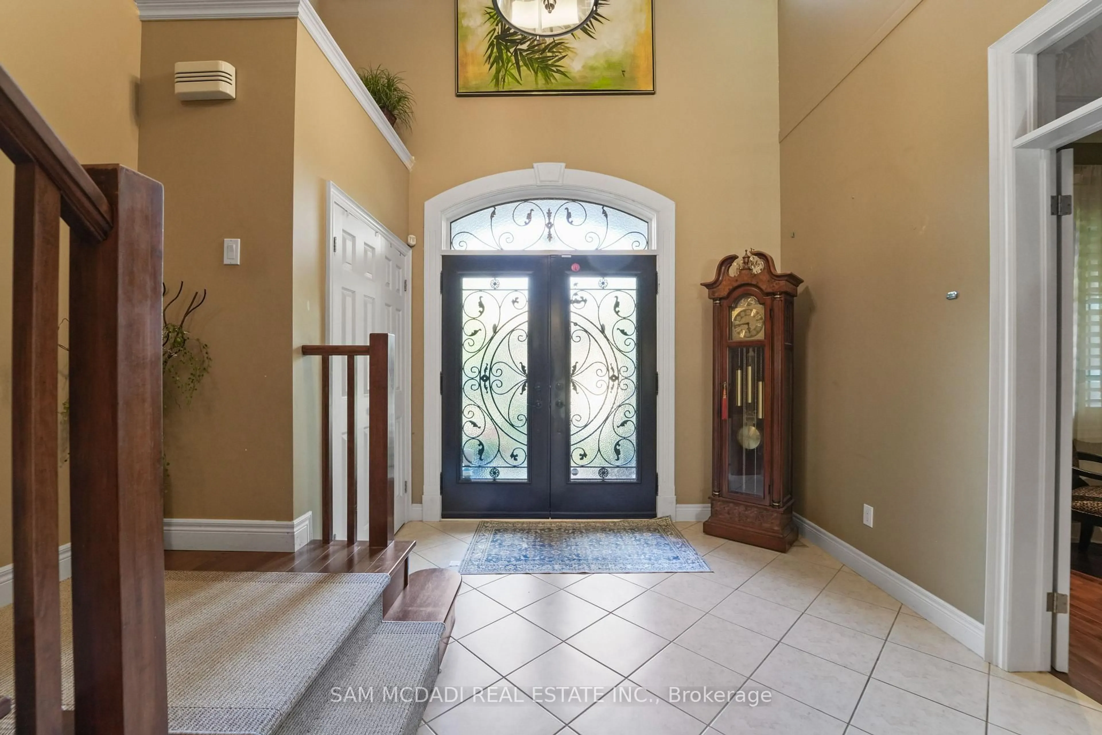 Indoor entryway for 32 Pennsylvania Cres, Kitchener Ontario N2P 2S5