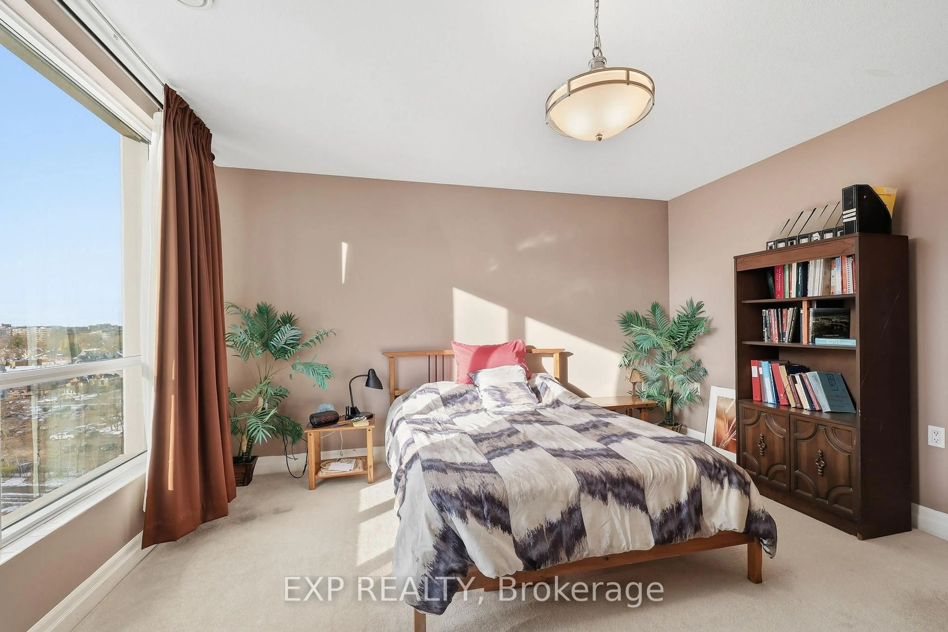 A pic of a room for 250 Pall Mall St #1106, London East Ontario N6A 6K3