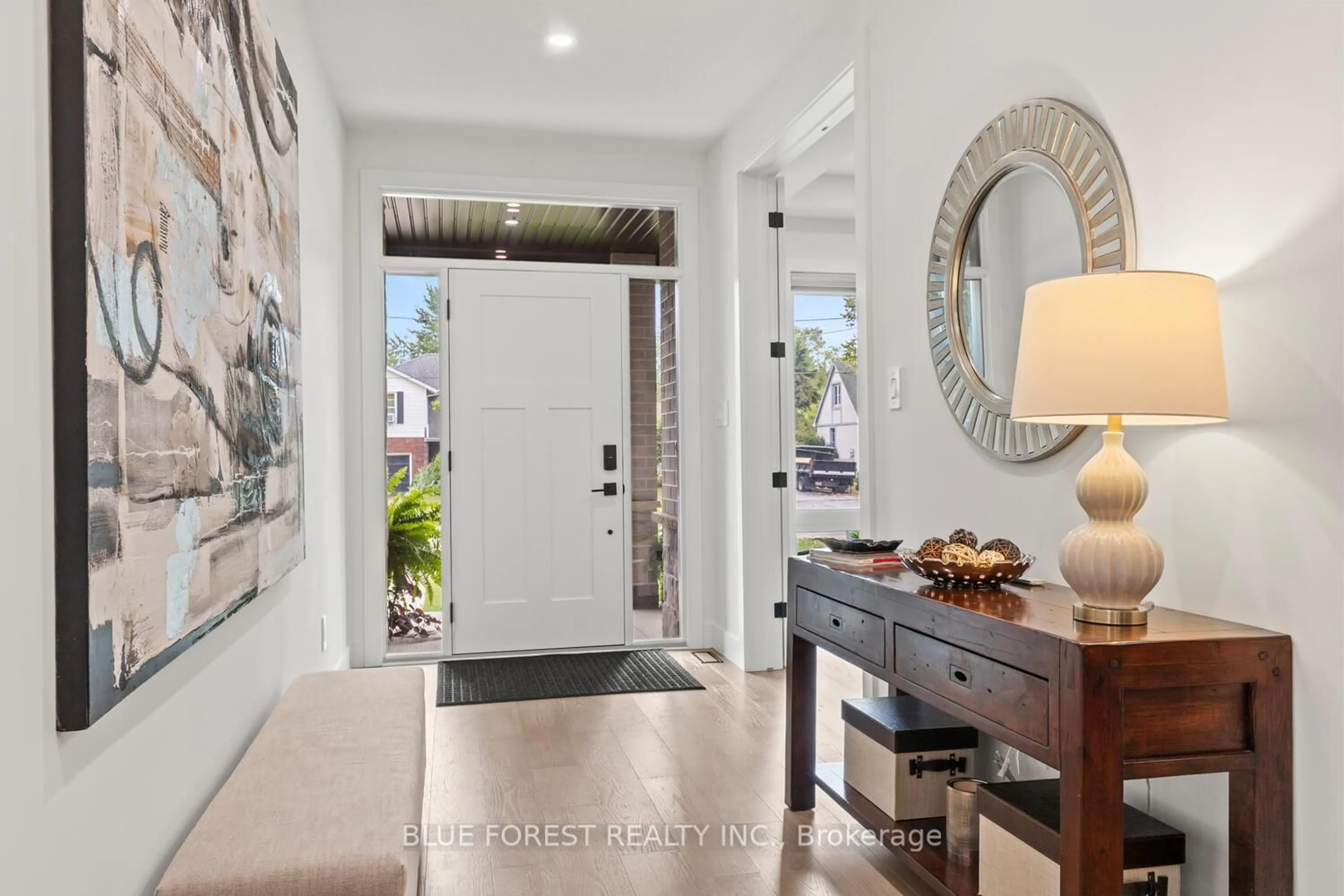 Indoor entryway for 580 Eden Ave, London South Ontario N6C 2Z6