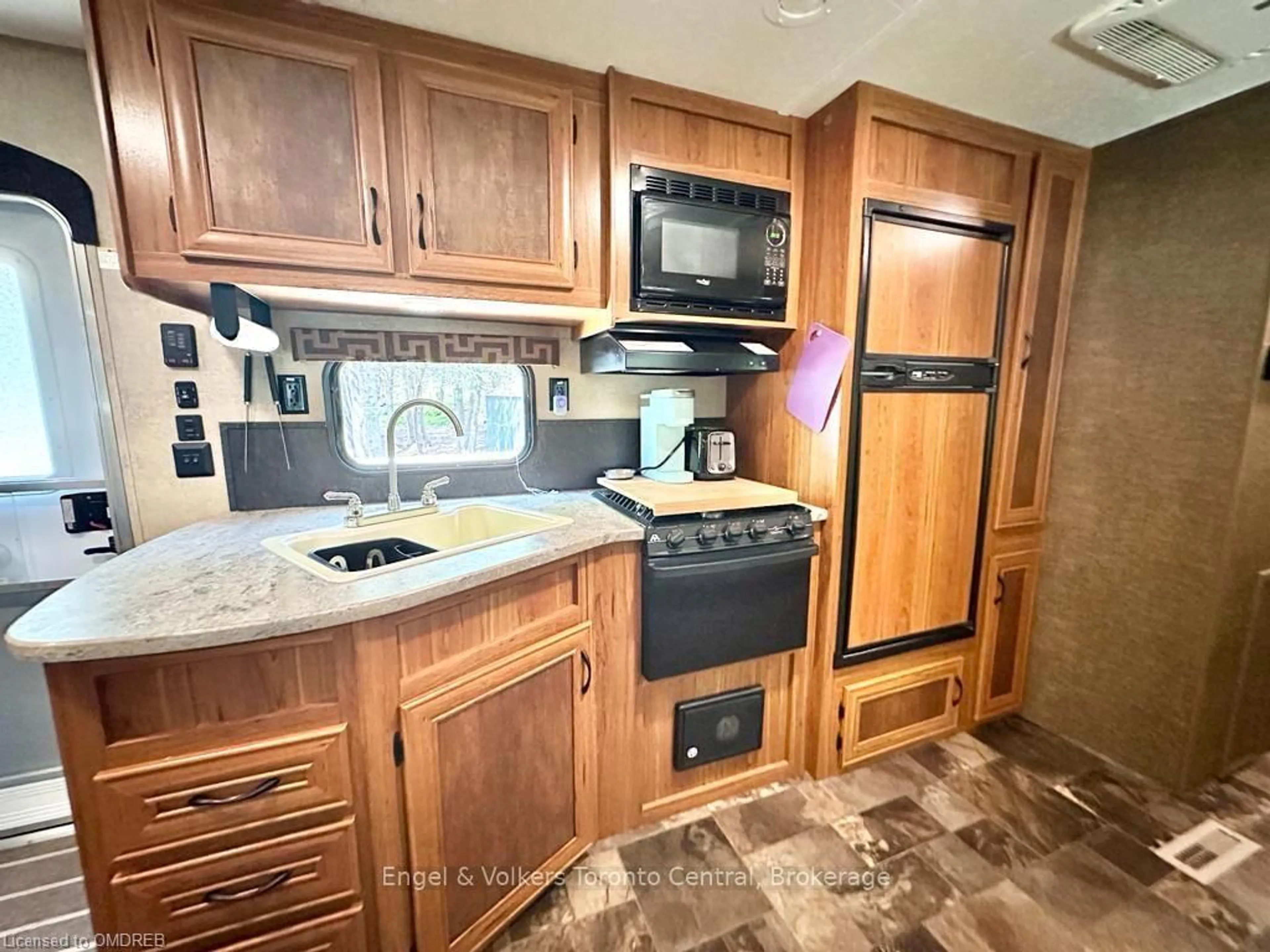 Standard kitchen, unknown for 7489 SIDEROAD 5 E #C 5, Wellington North Ontario N0G 2L0