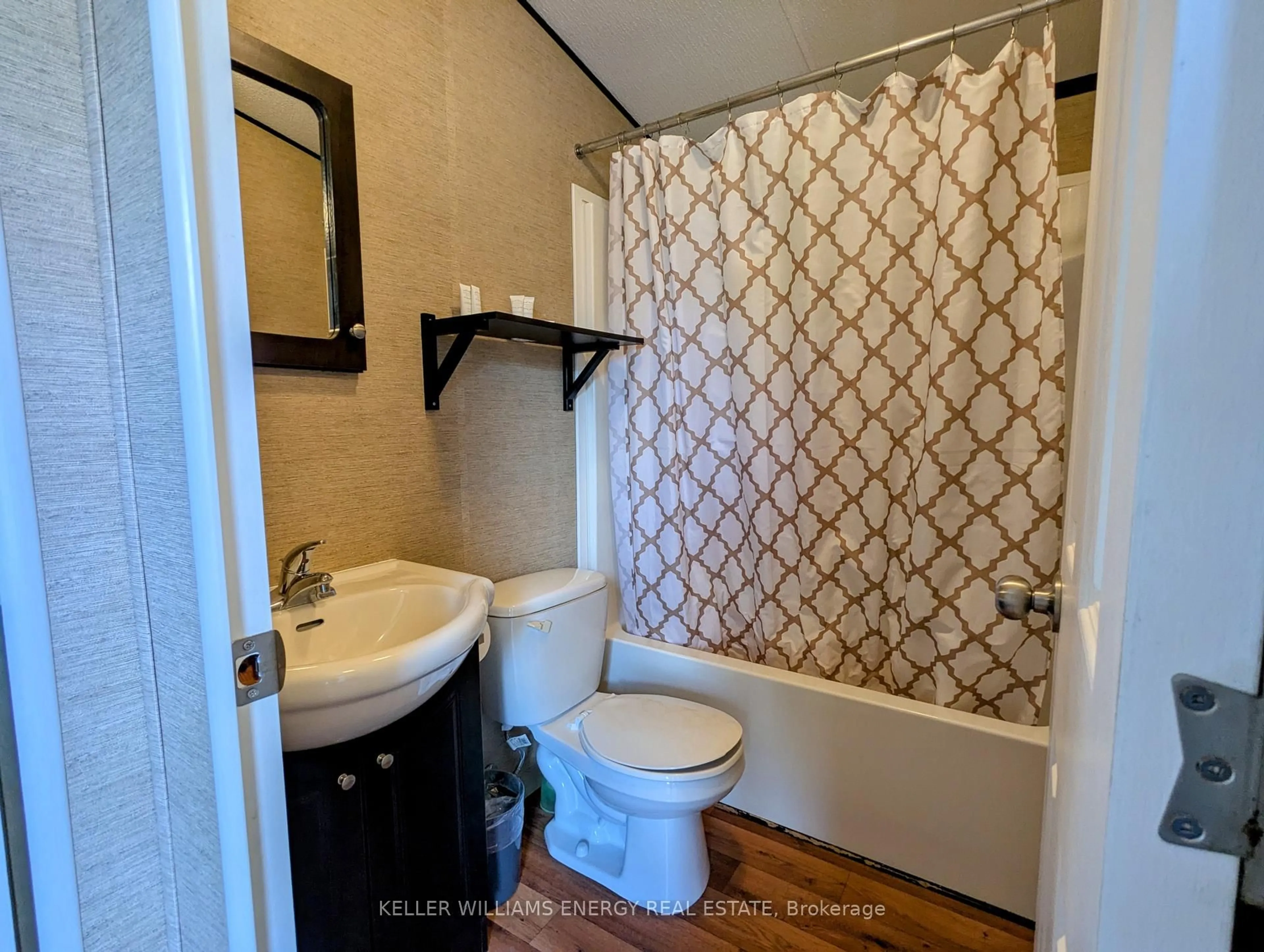 Standard bathroom, ceramic/tile floor for 486 County Road 18 Cherry Beach Lane Rd ##54, Prince Edward County Ontario K0K 1P0