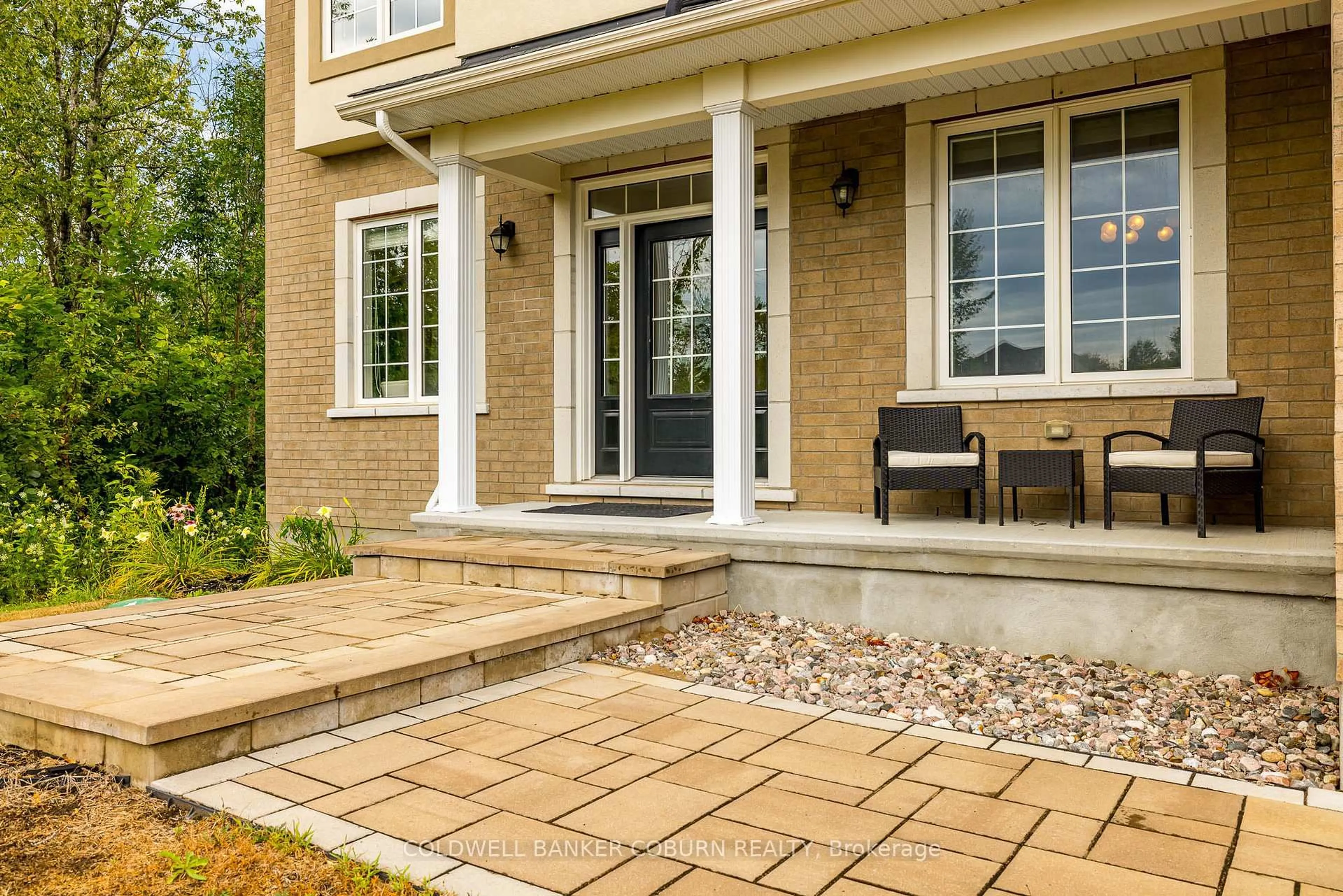 Patio, street for 549 Osmond Daley Dr, Carp Ontario K0A 1L0