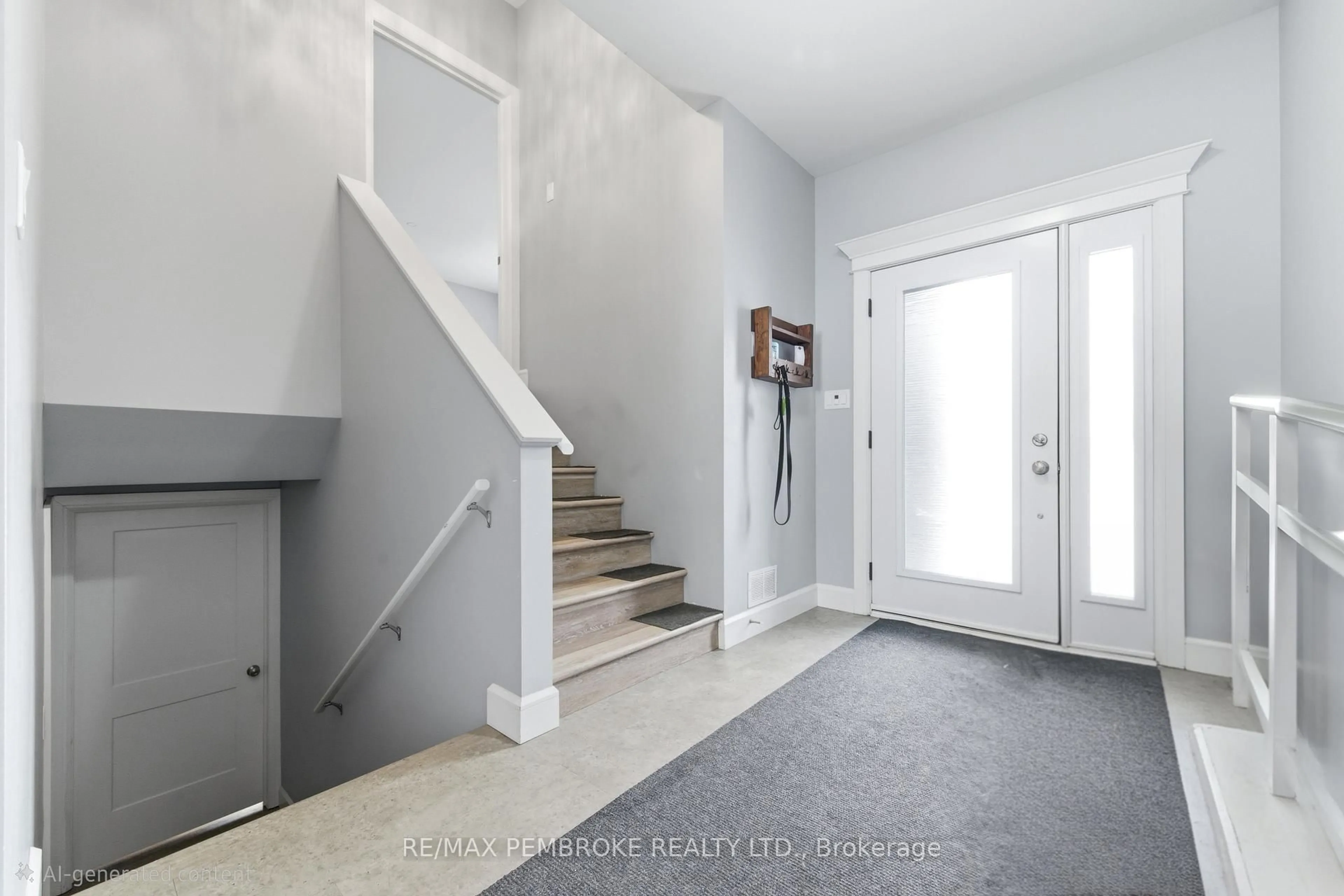 Indoor entryway for 5 Harry St, Petawawa Ontario K8H 2A5