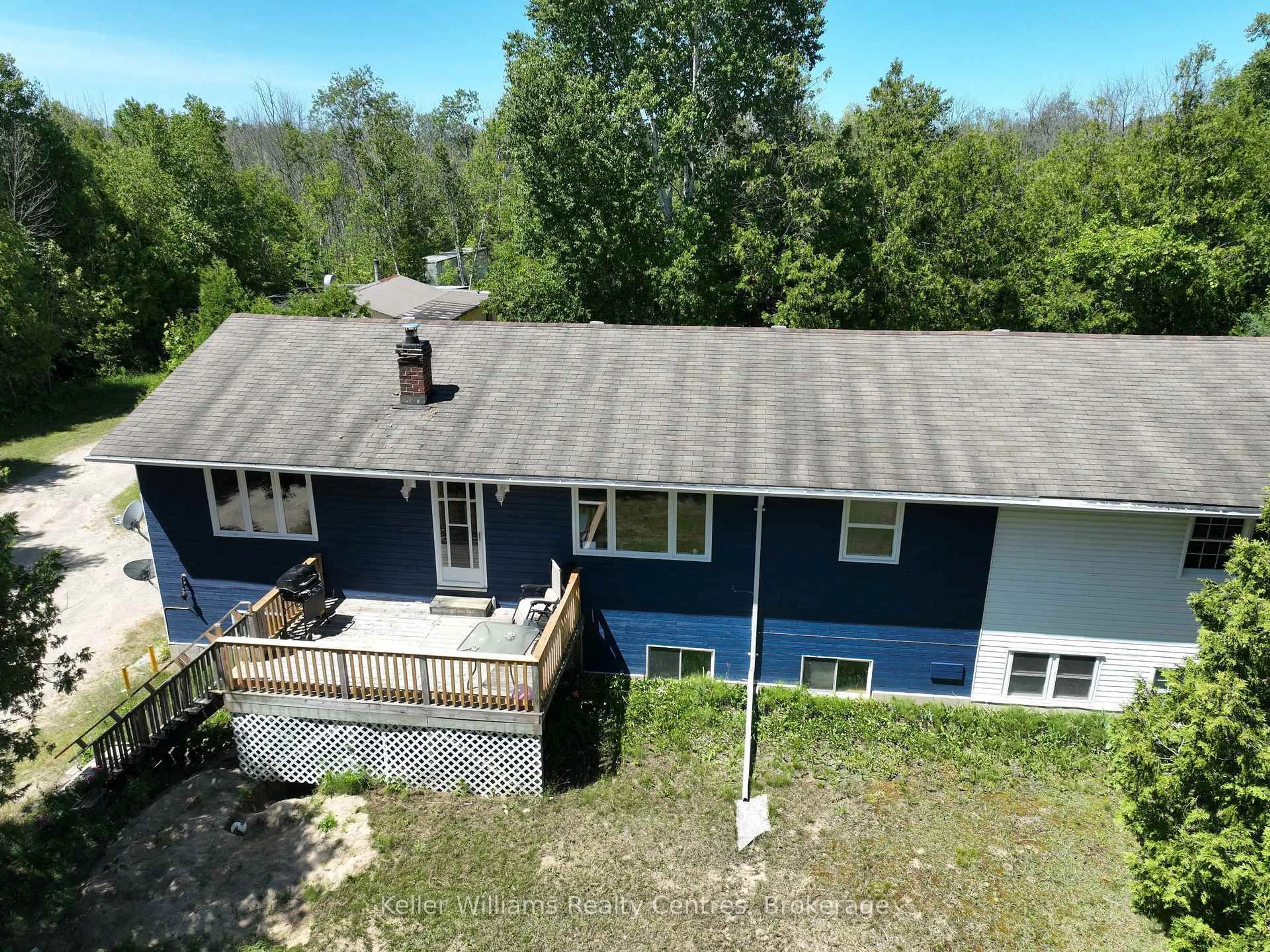A pic from outside/outdoor area/front of a property/back of a property/a pic from drone, unknown for 172 BRYANT St, South Bruce Peninsula Ontario N0H 2T0