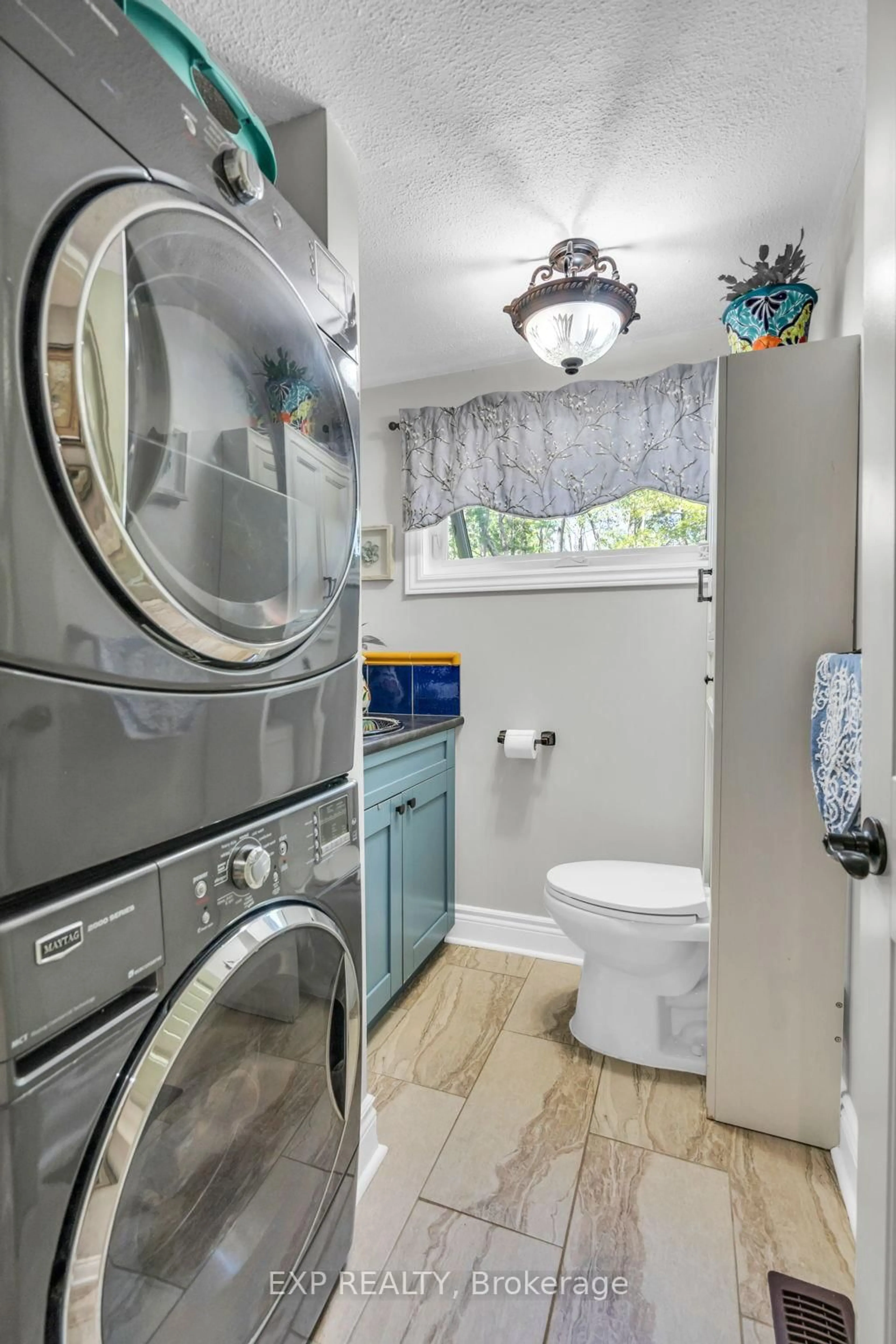 Laundry room for 180 Brophy's Lane, Blue Mountains Ontario L9Y 0K5