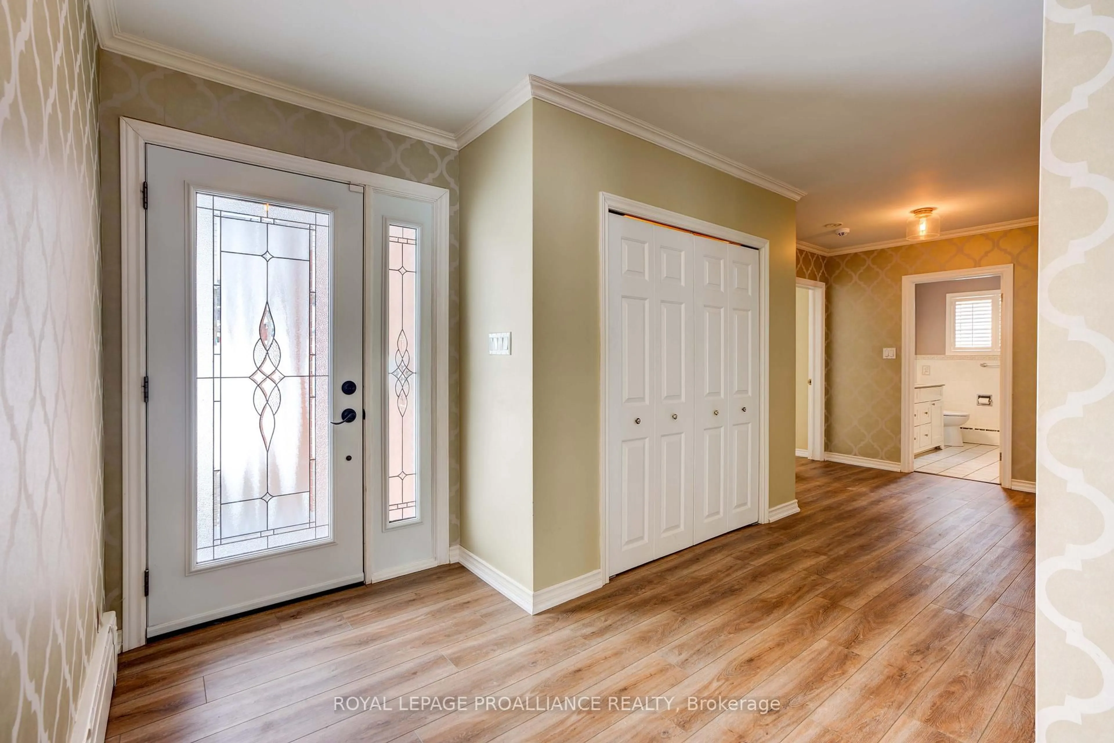 Indoor entryway for 1675 County Rd 2 Rd, Prescott Ontario K0E 1T0