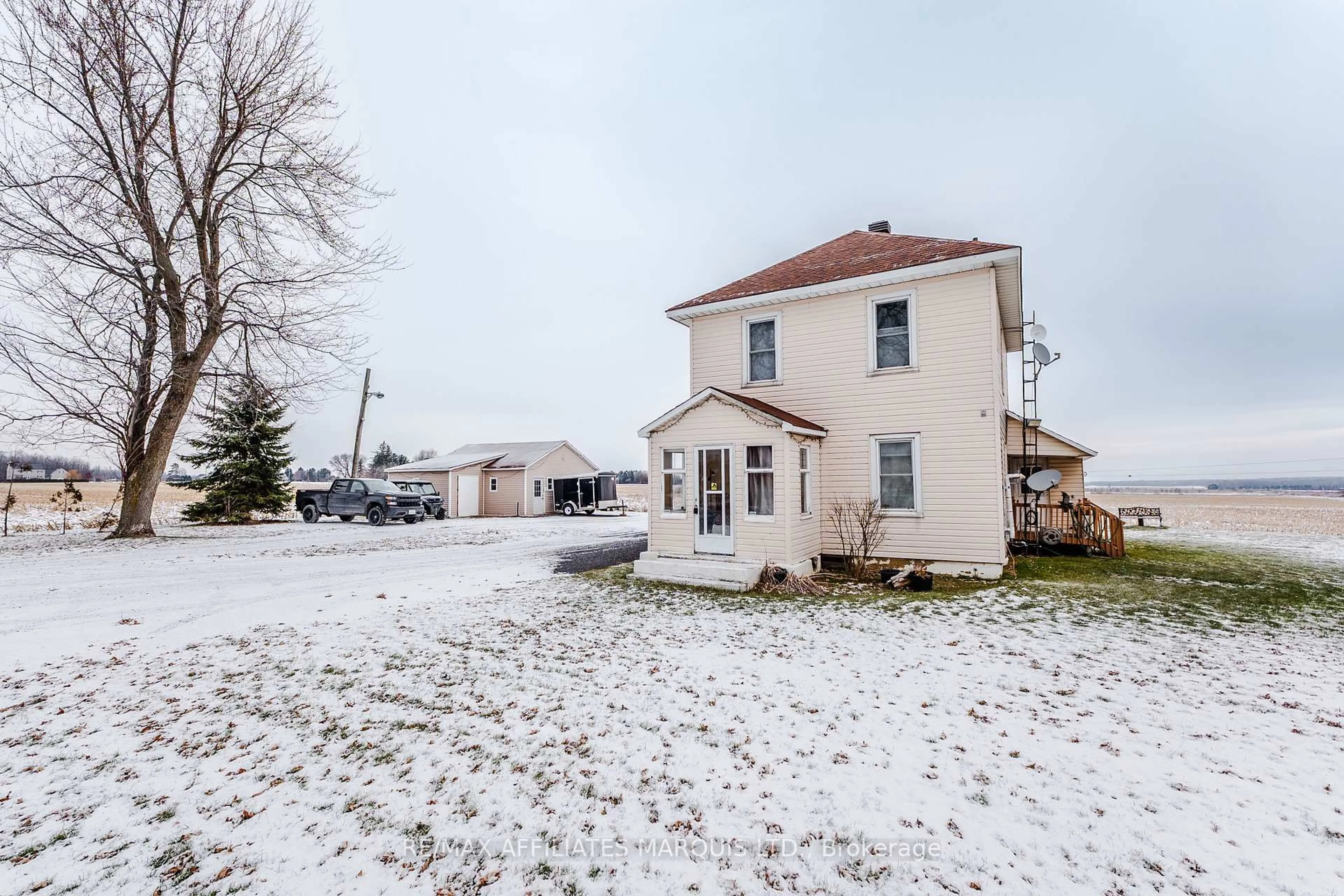 A pic from outside/outdoor area/front of a property/back of a property/a pic from drone, street for 2415 Hwy 138 Highway, North Stormont Ontario K0C 1W0