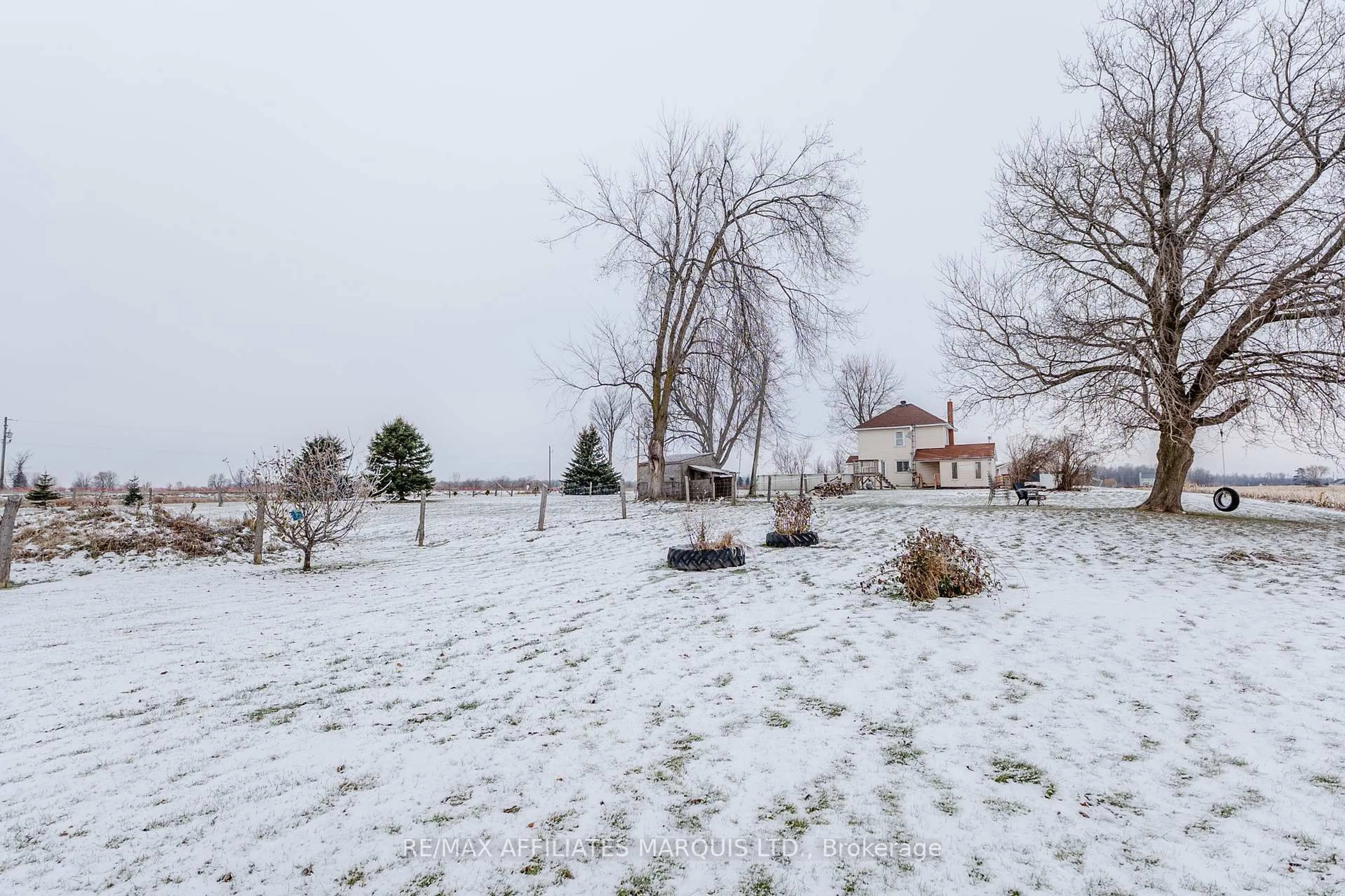 A pic from outside/outdoor area/front of a property/back of a property/a pic from drone, unknown for 2415 Hwy 138 Highway, North Stormont Ontario K0C 1W0