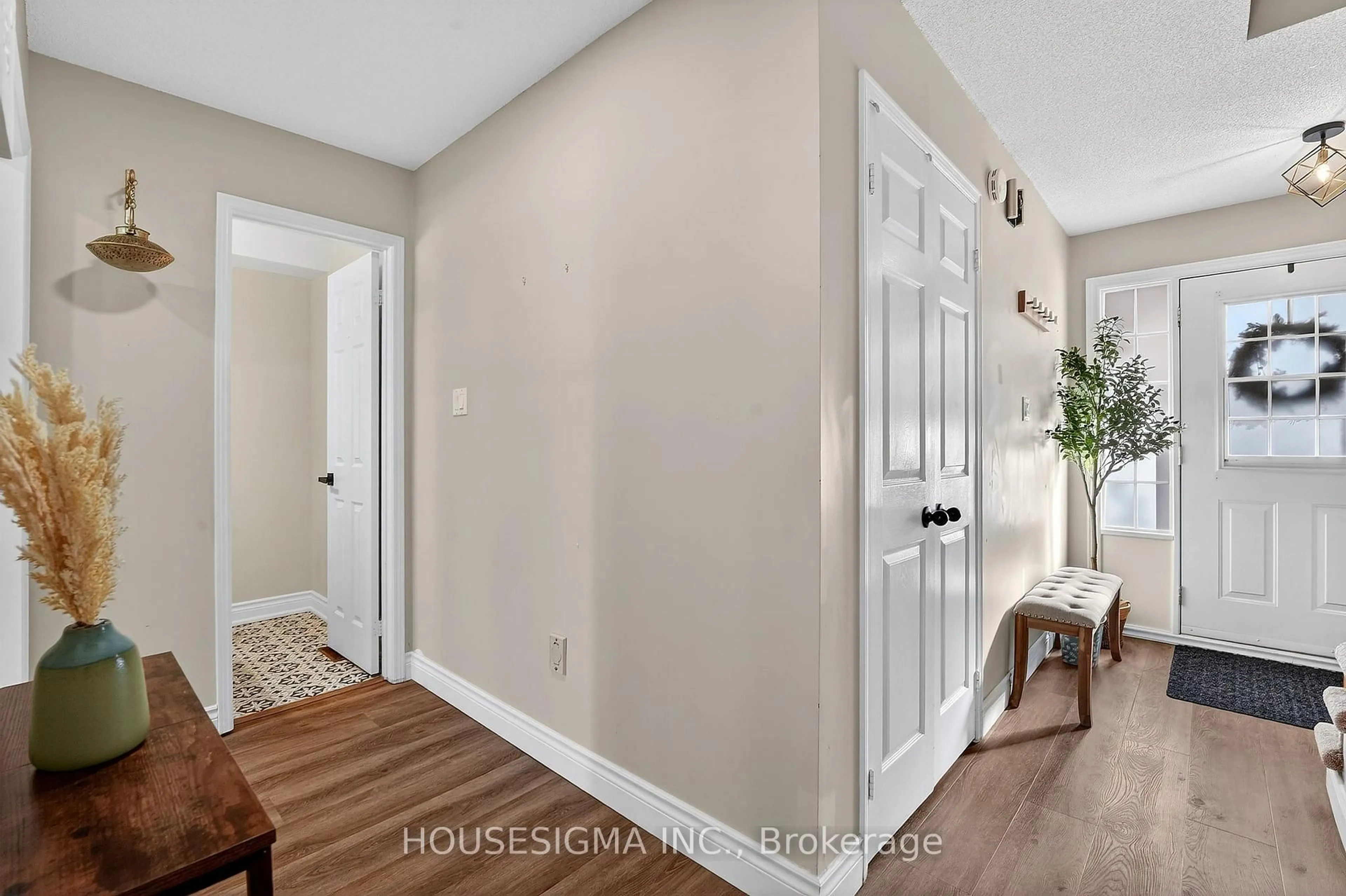 Indoor entryway for 14 Huntingwood Ave #2, Hamilton Ontario L9H 6X3