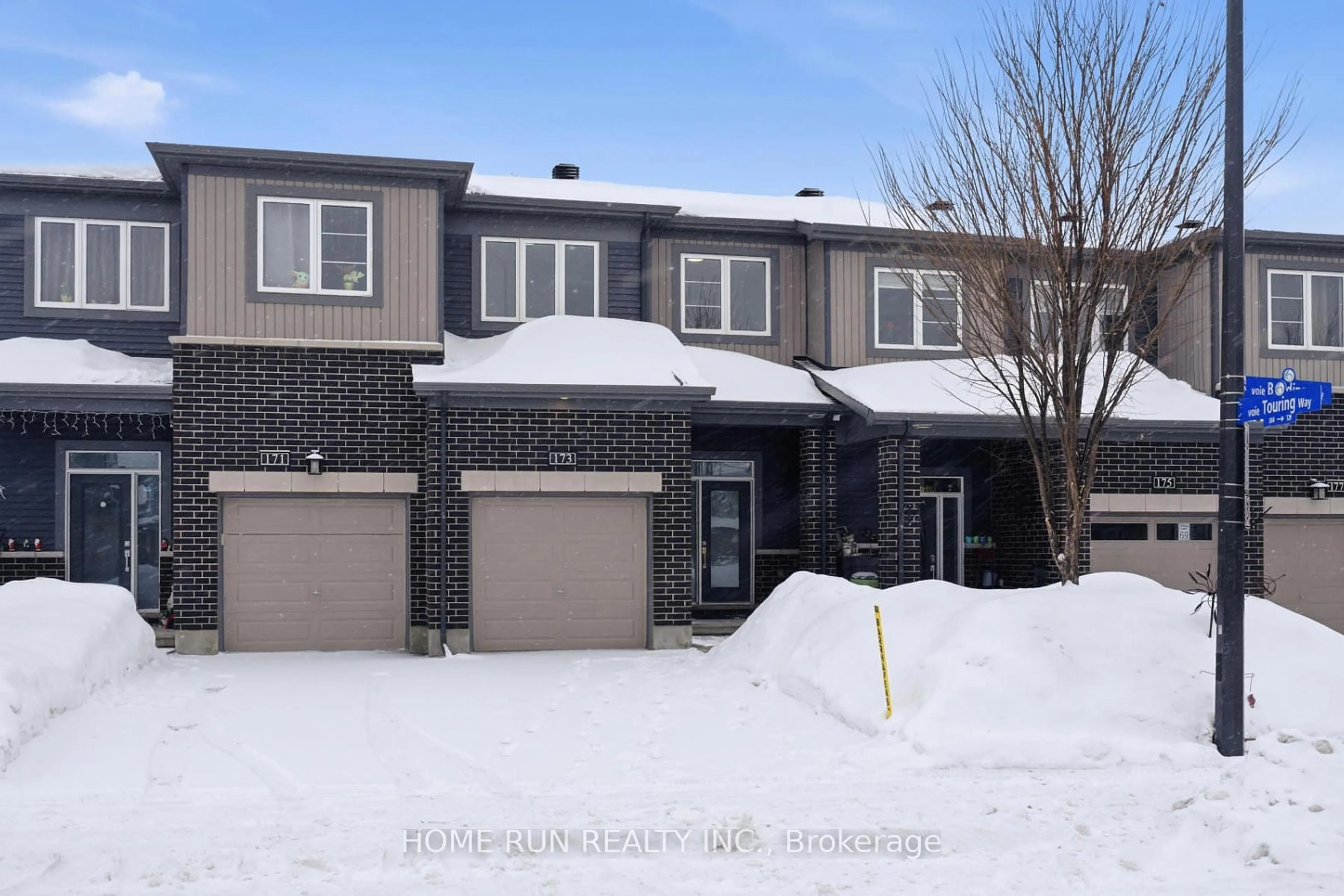 A pic from outside/outdoor area/front of a property/back of a property/a pic from drone, street for 173 Bending Way, Ottawa Ontario K2J 6P2