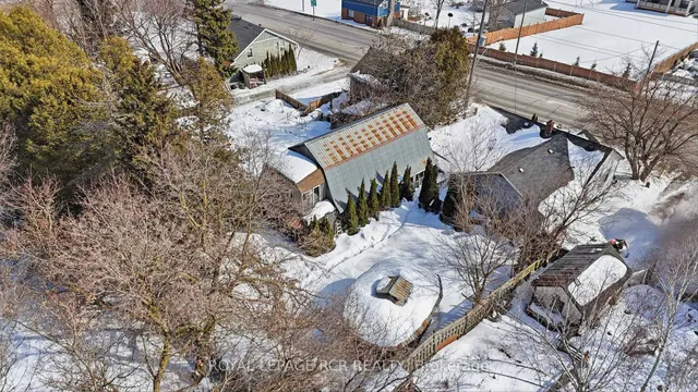 8894 Wellington 124, Erin 3