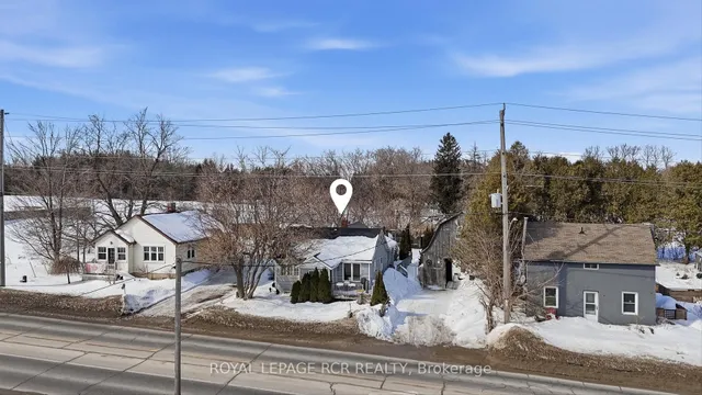 8894 Wellington 124, Erin 4