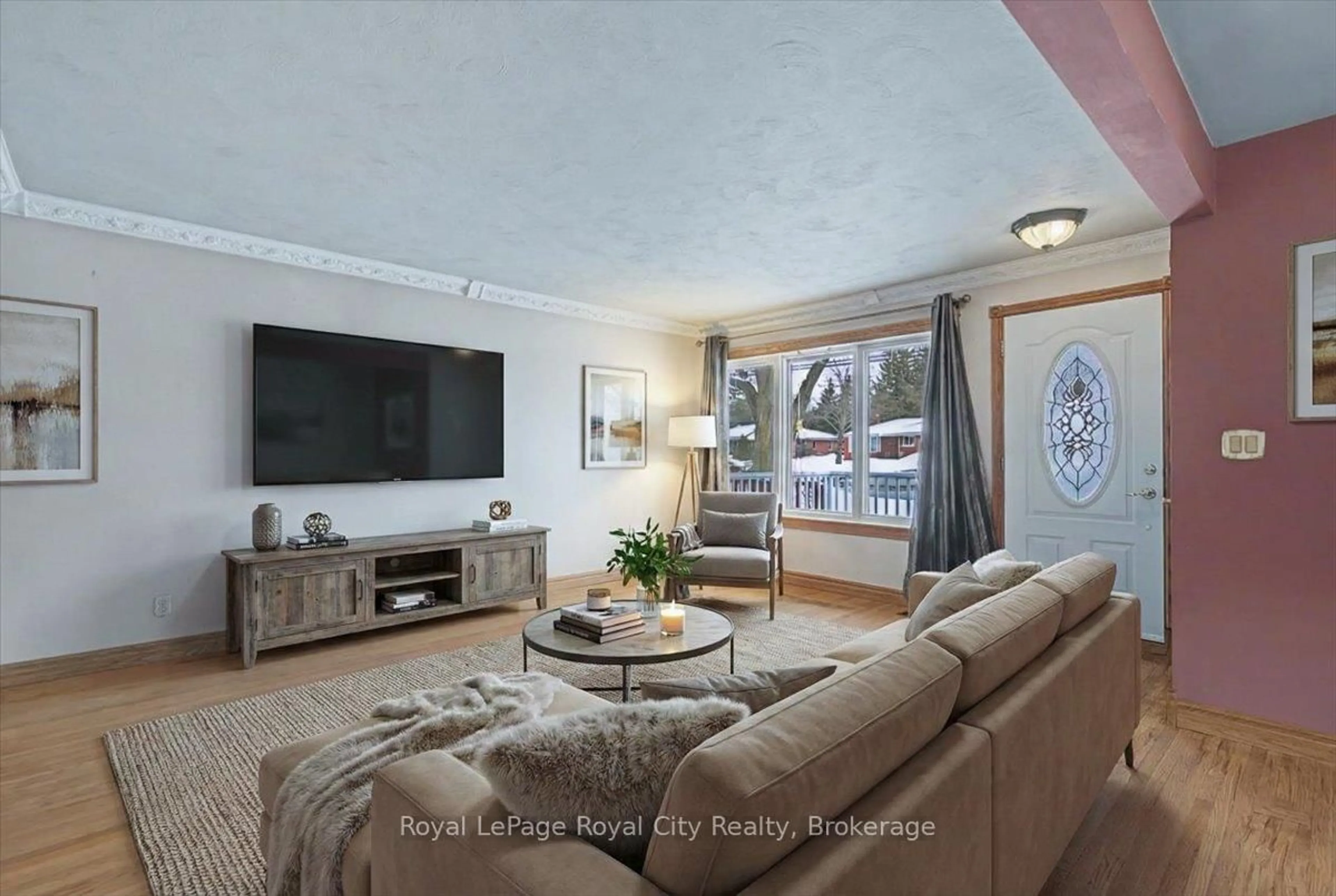 Living room with furniture, unknown for 304 Victoria Rd, Guelph Ontario N1E 5J4