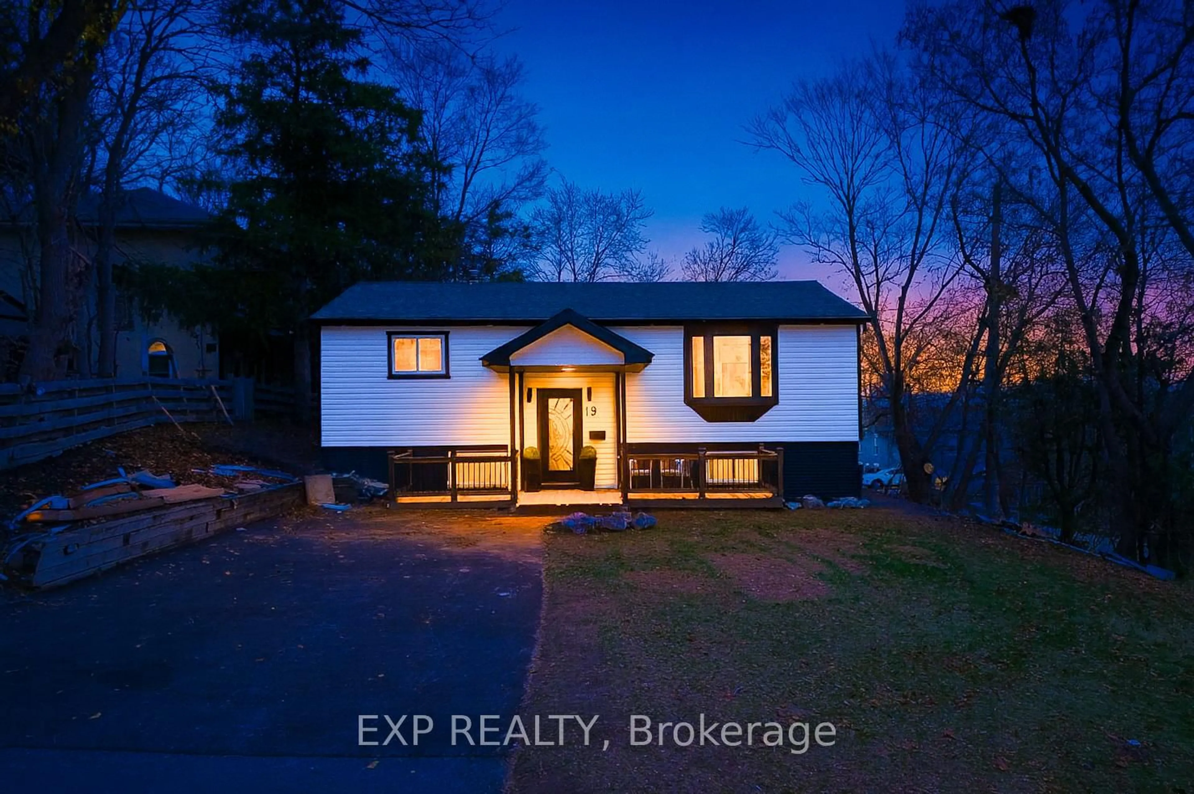 Unknown for 19 Broad St, Brantford Ontario N3R 7E1