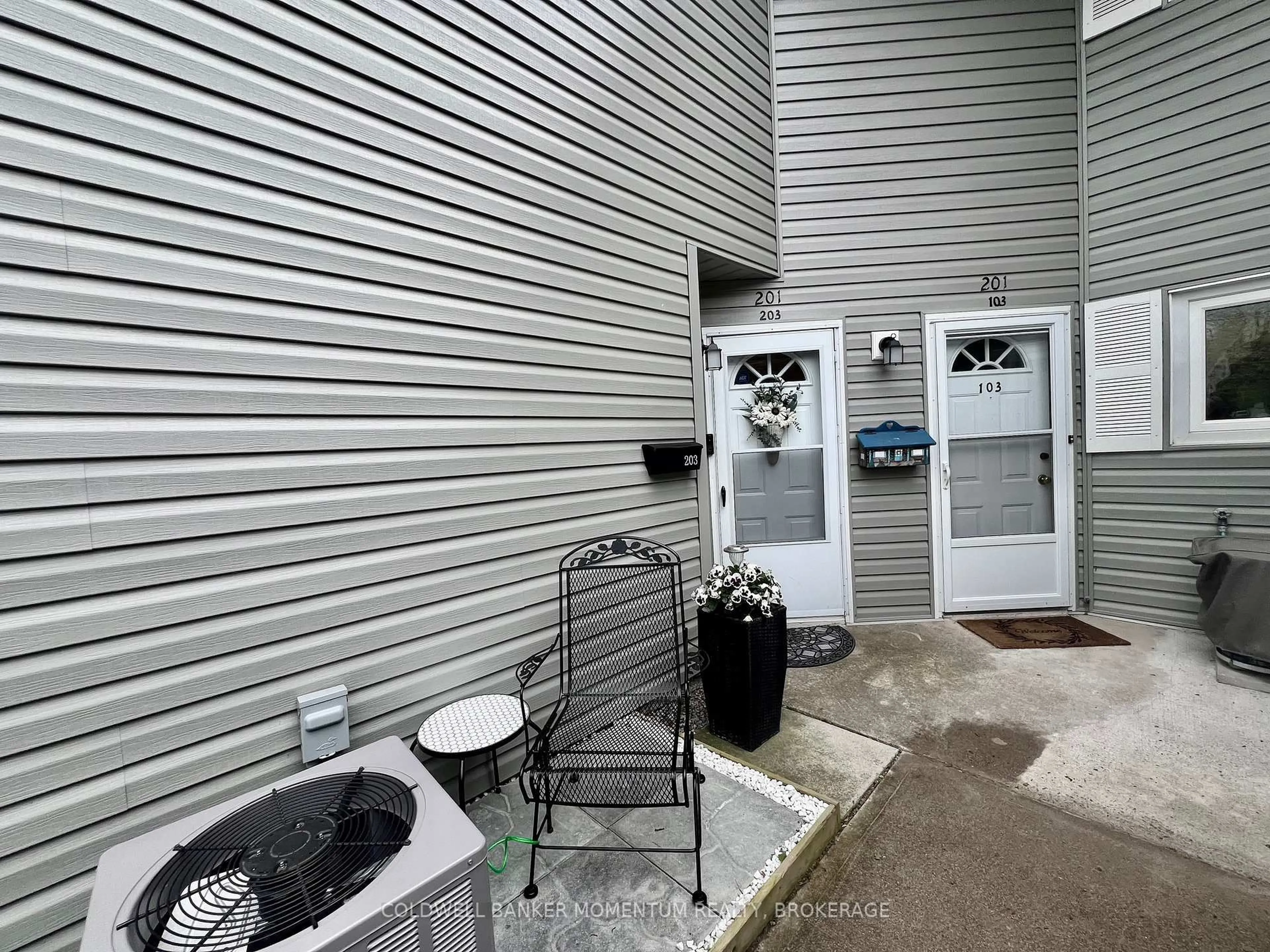 Patio, street for 201 Dorchester Blvd #203, St. Catharines Ontario L2M 7W1