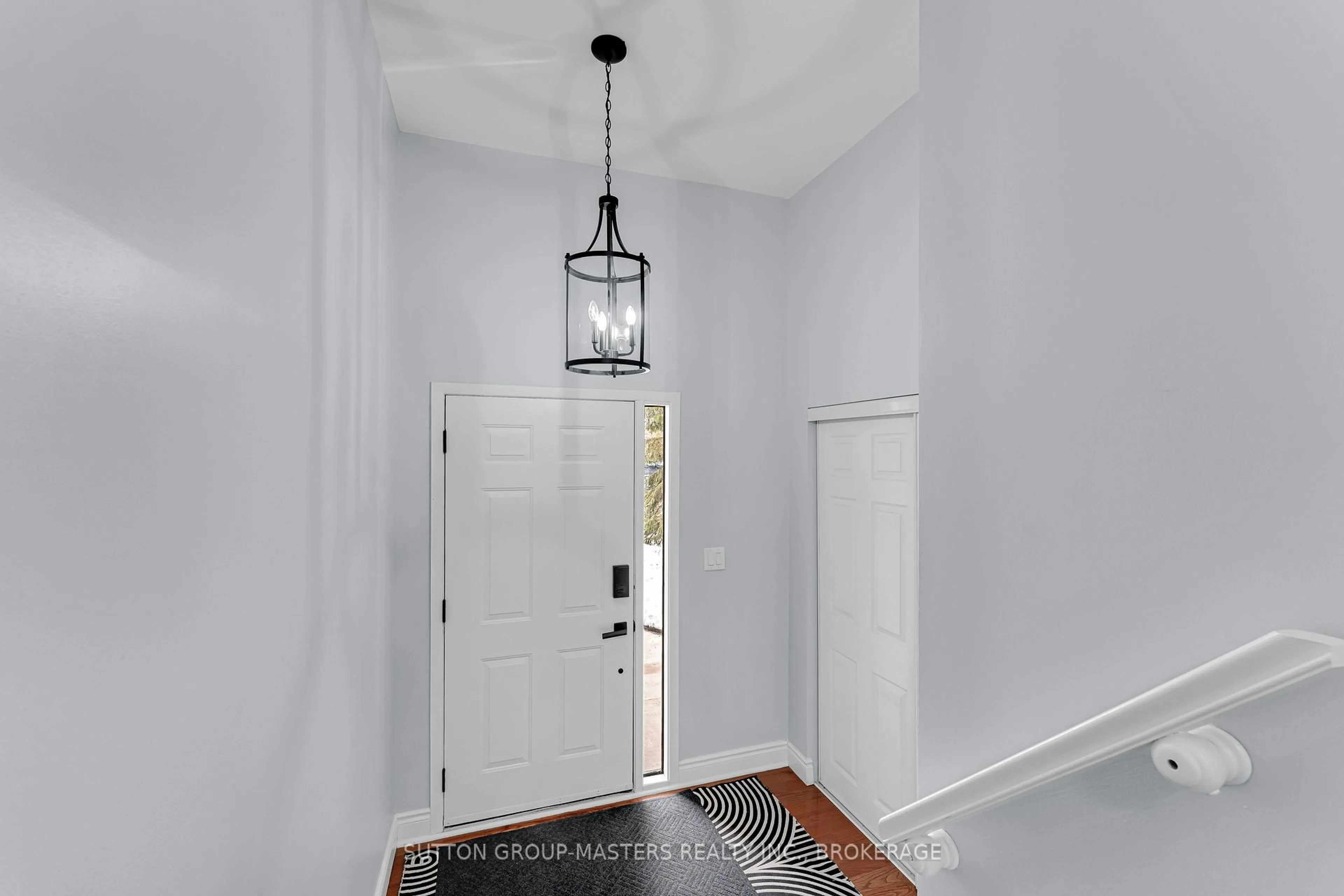 Indoor entryway for 1120 Wintergreen Cres, Kingston Ontario K7P 2G3