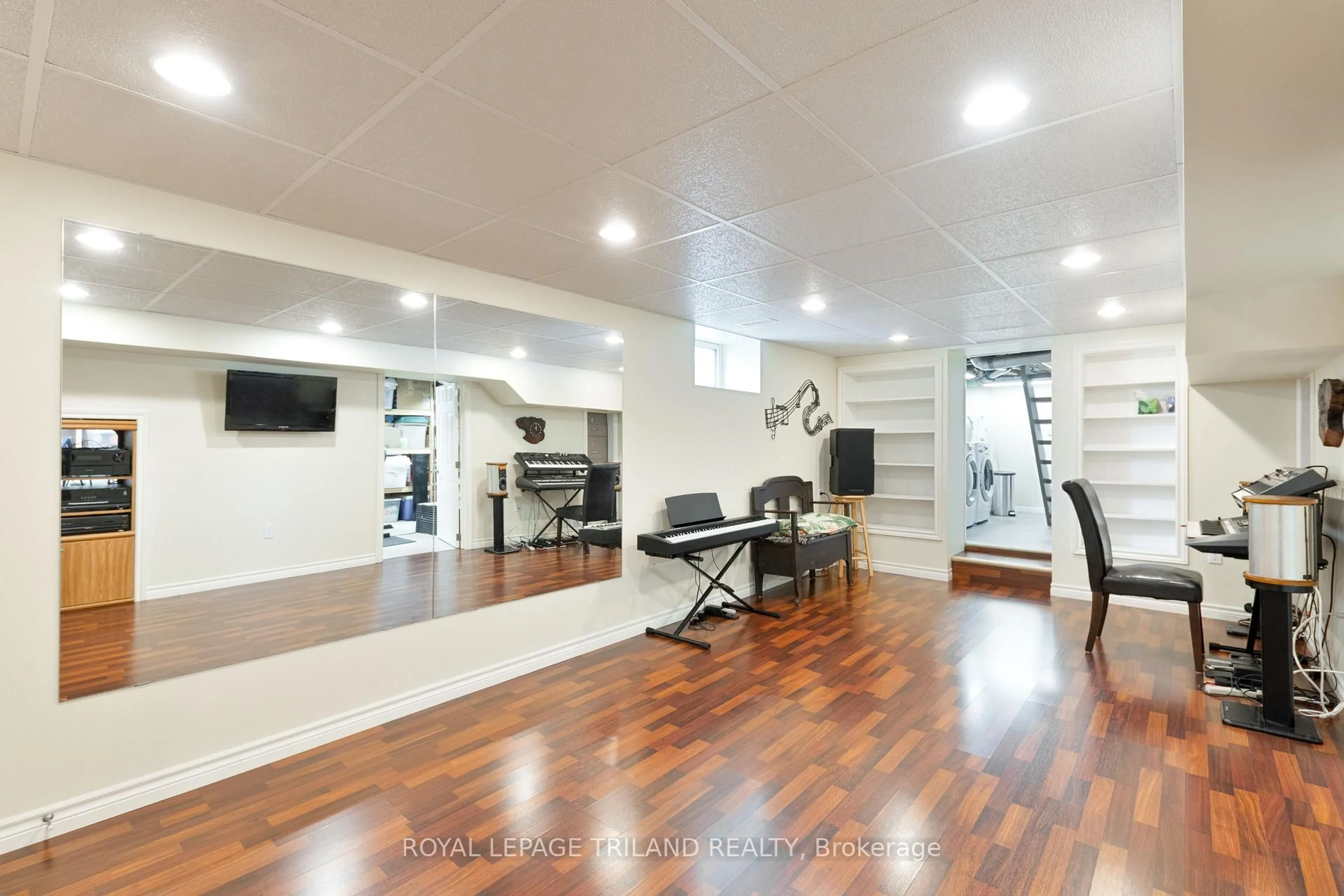 Unknown for 112 Elm St, St. Thomas Ontario N5R 1H8