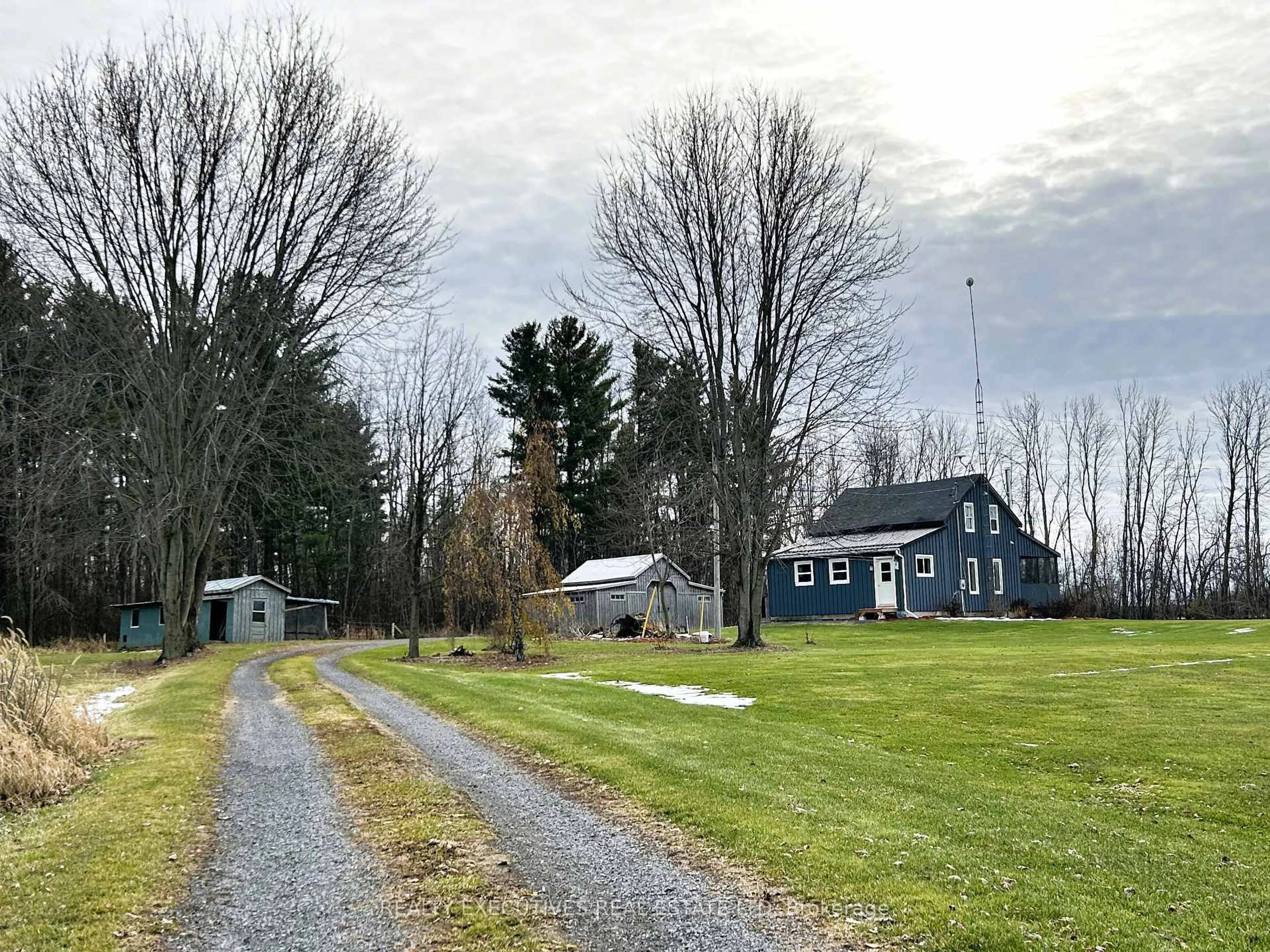 A pic from outside/outdoor area/front of a property/back of a property/a pic from drone, unknown for 10030 Glen Stewart Rd, South Dundas Ontario K0E 1C0
