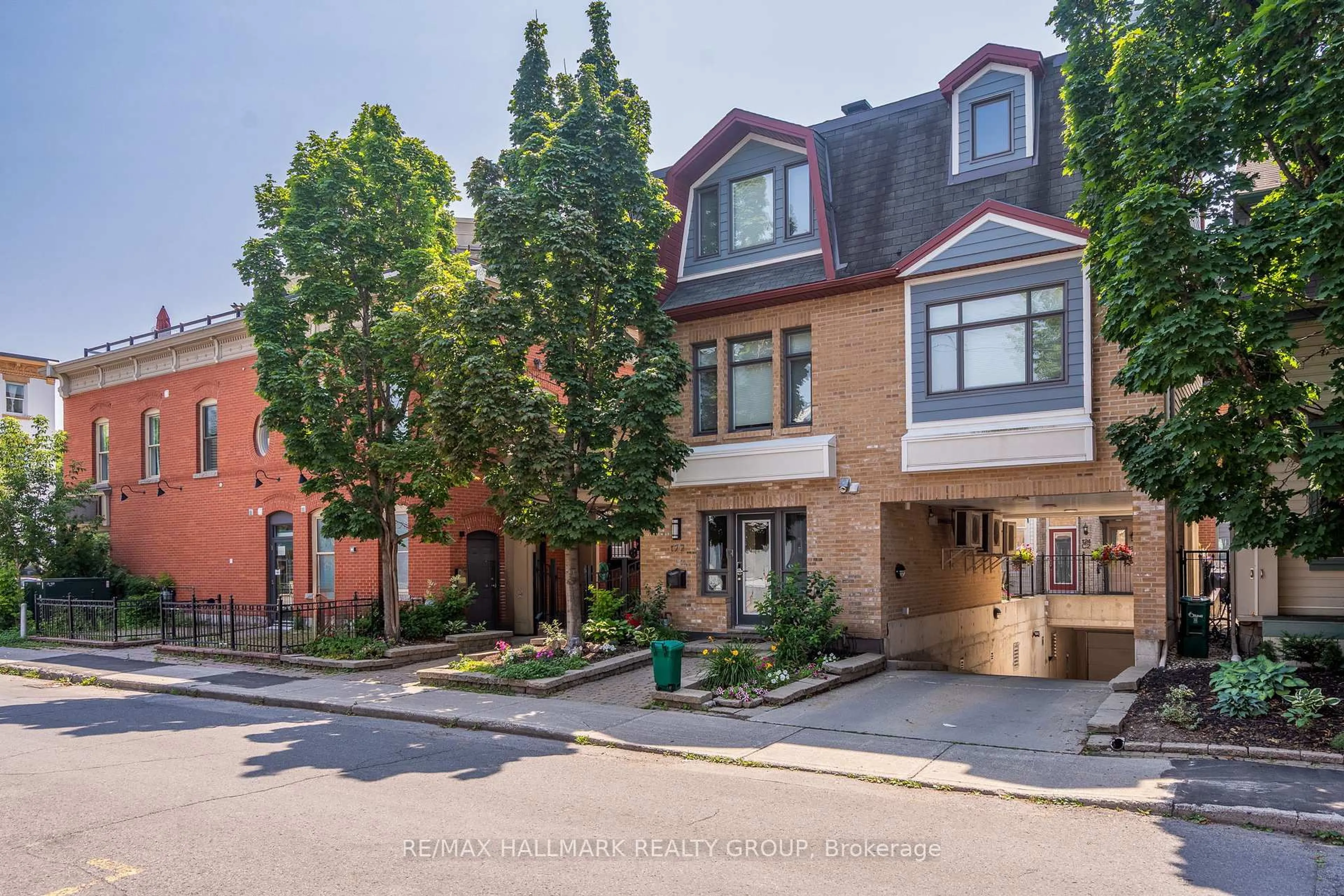 Unknown for 124 Guigues Ave #D, Ottawa Ontario K1N 5H7