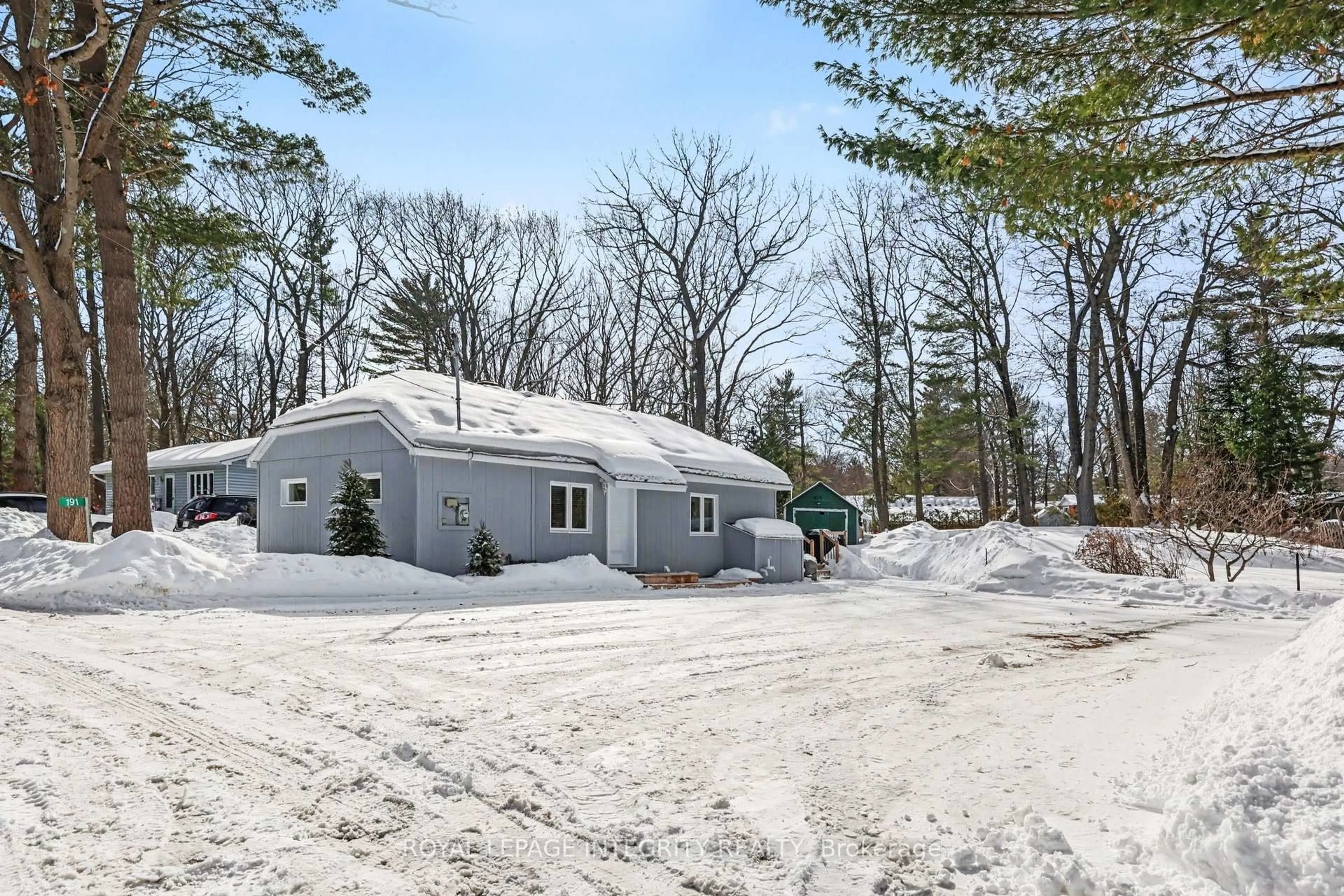 A pic from outside/outdoor area/front of a property/back of a property/a pic from drone, street for 191 Macmillan Lane, Ottawa Ontario K0A 3M0