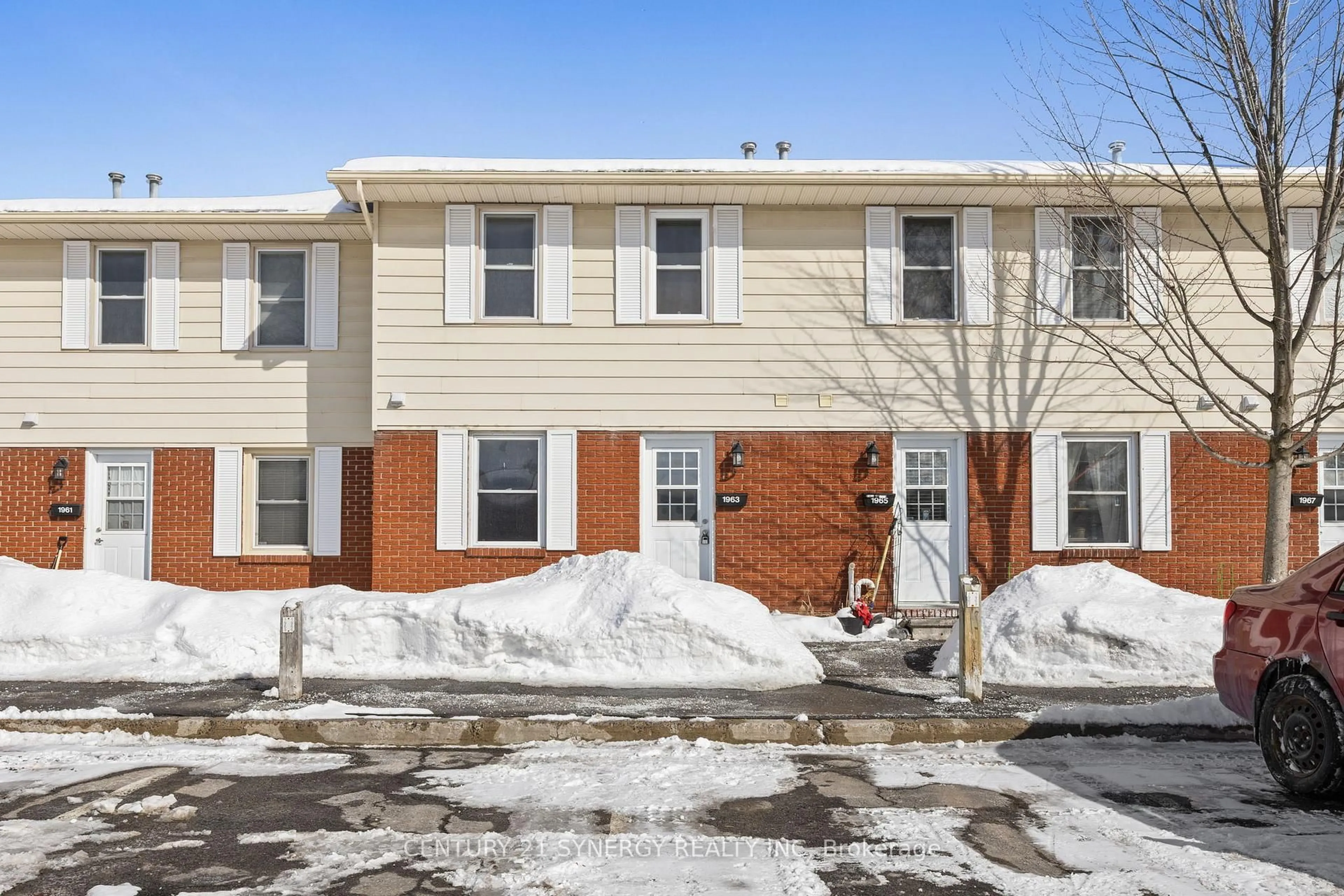 Unknown for 1963 Fairglen Mews #22, Gloucester Ontario K1B 5A5