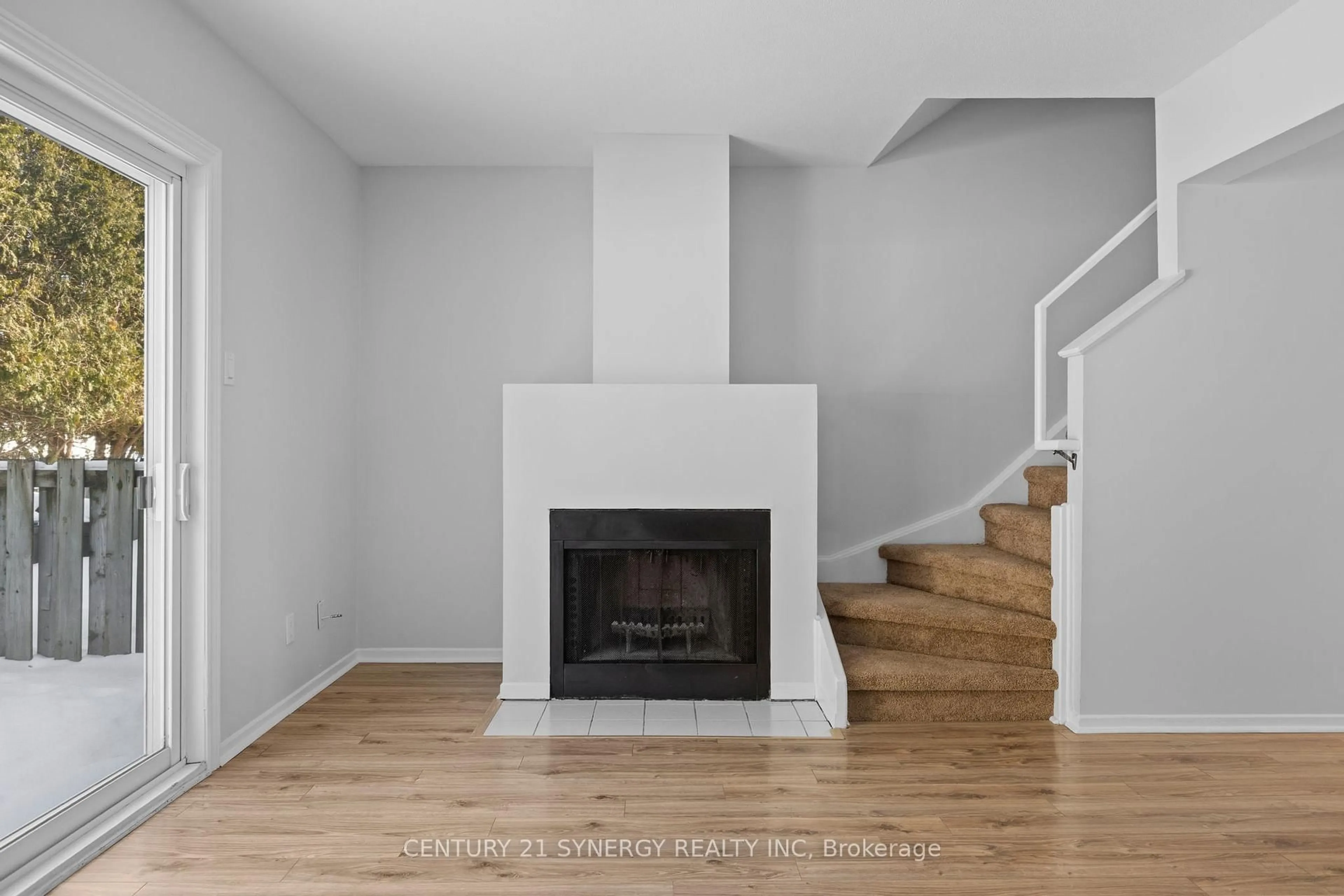 Unknown for 1963 Fairglen Mews #22, Gloucester Ontario K1B 5A5