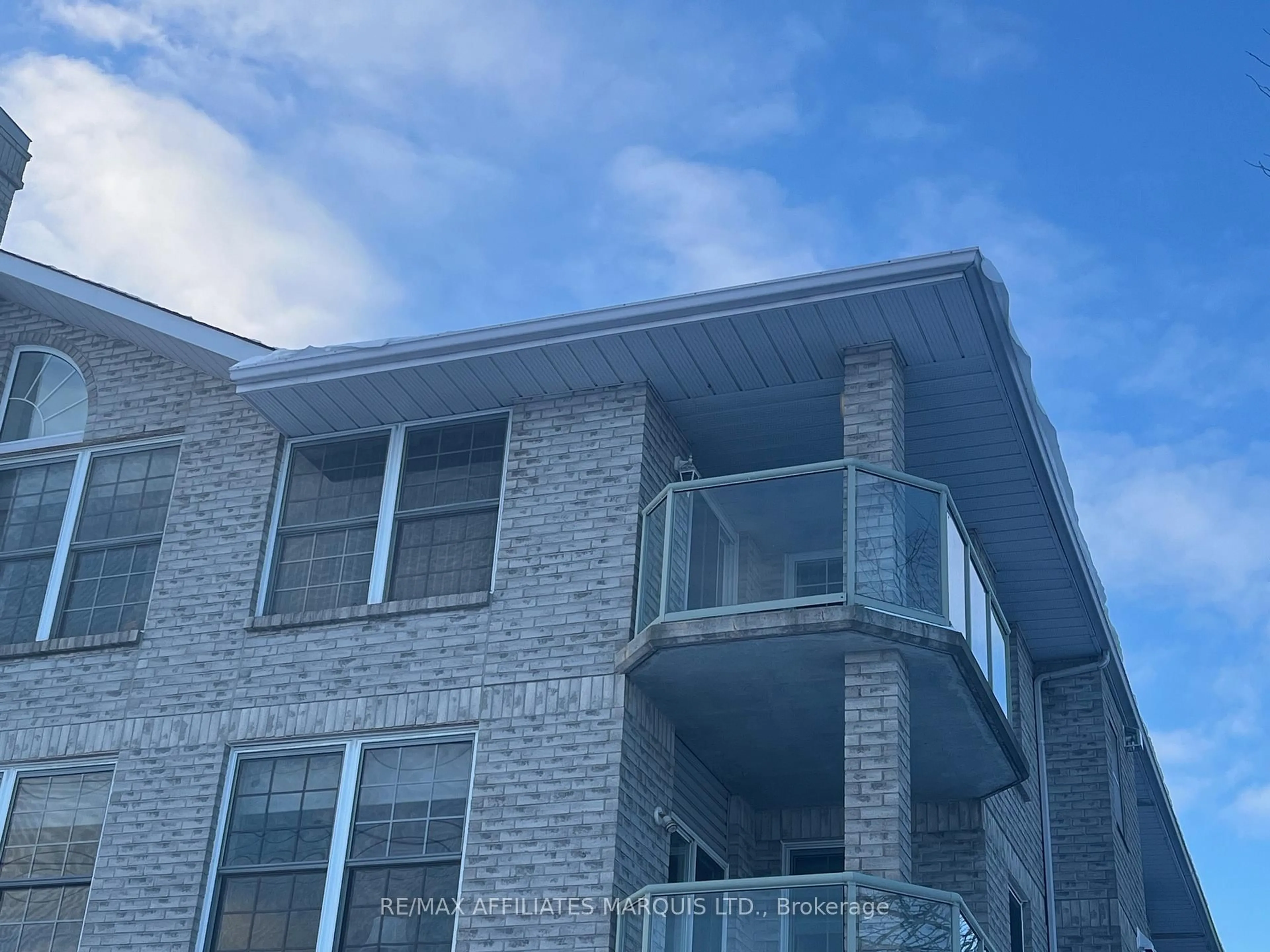 Unknown for 301 Water St #301, Cornwall Ontario K6J 1A5