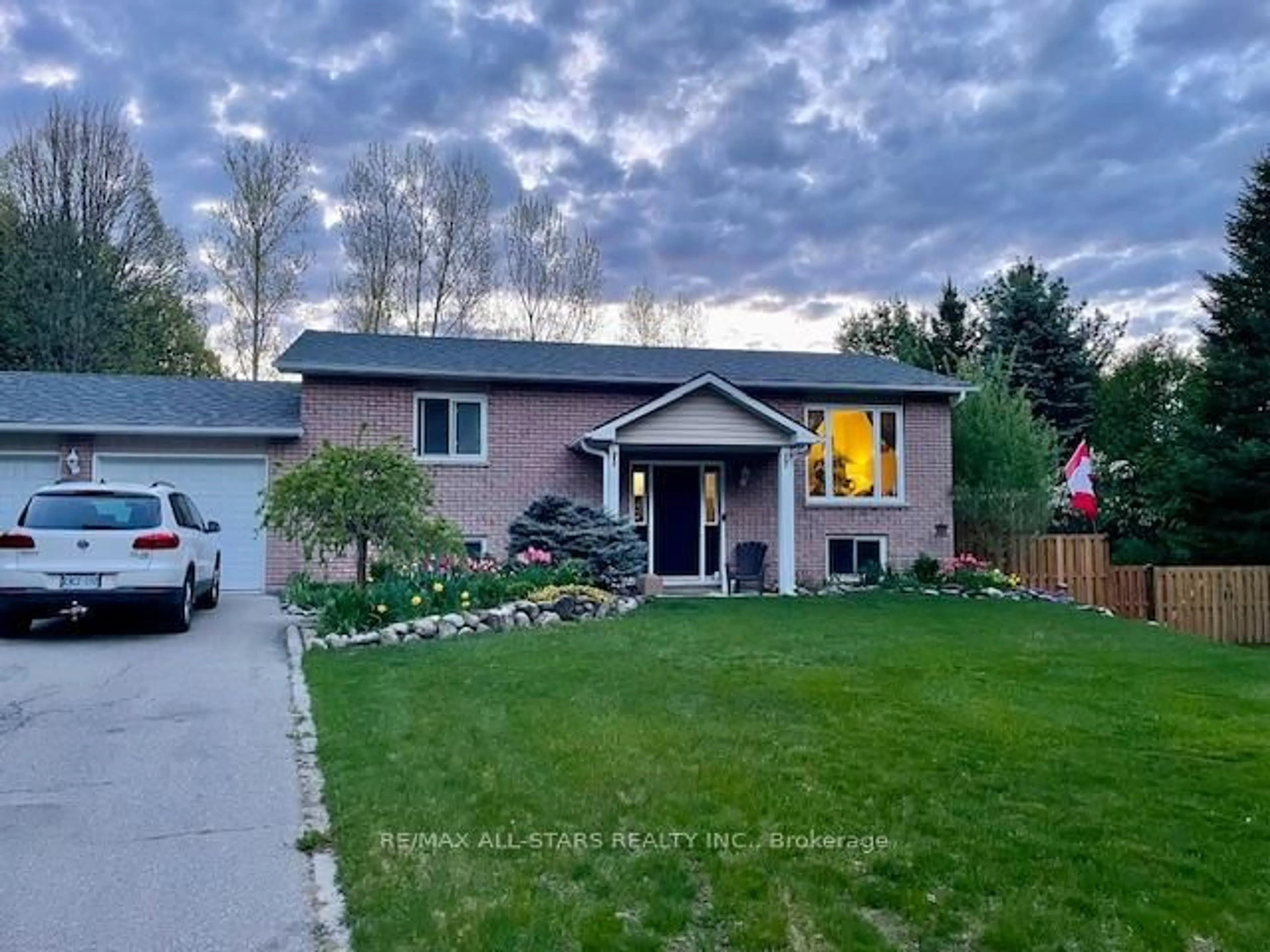 Home with vinyl exterior material, street for 1636 Kirkfield Rd, Kawartha Lakes Ontario K0M 2B0