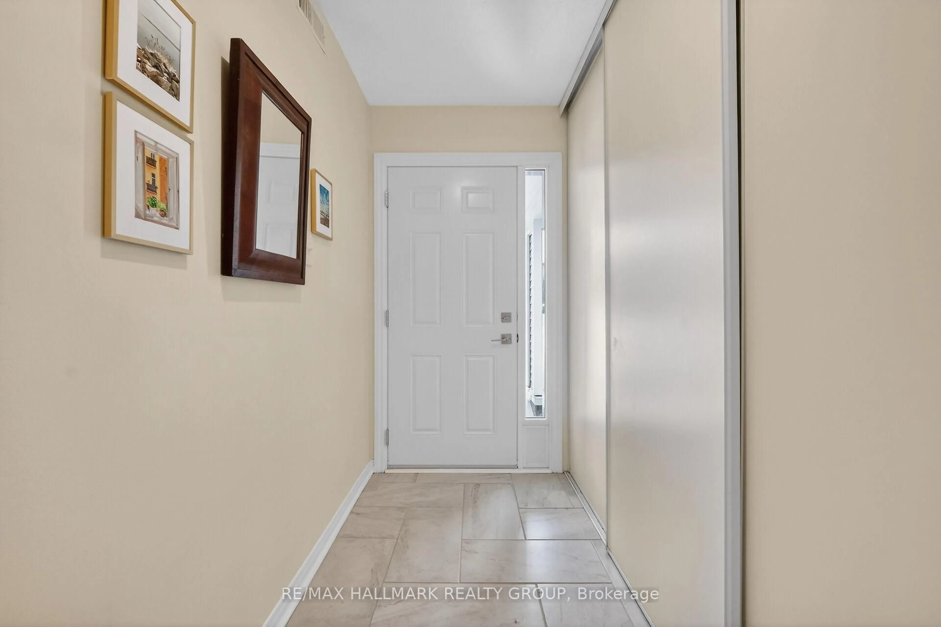 Indoor entryway for 9 Forsyth Lane, Nepean Ontario K2H 9H1