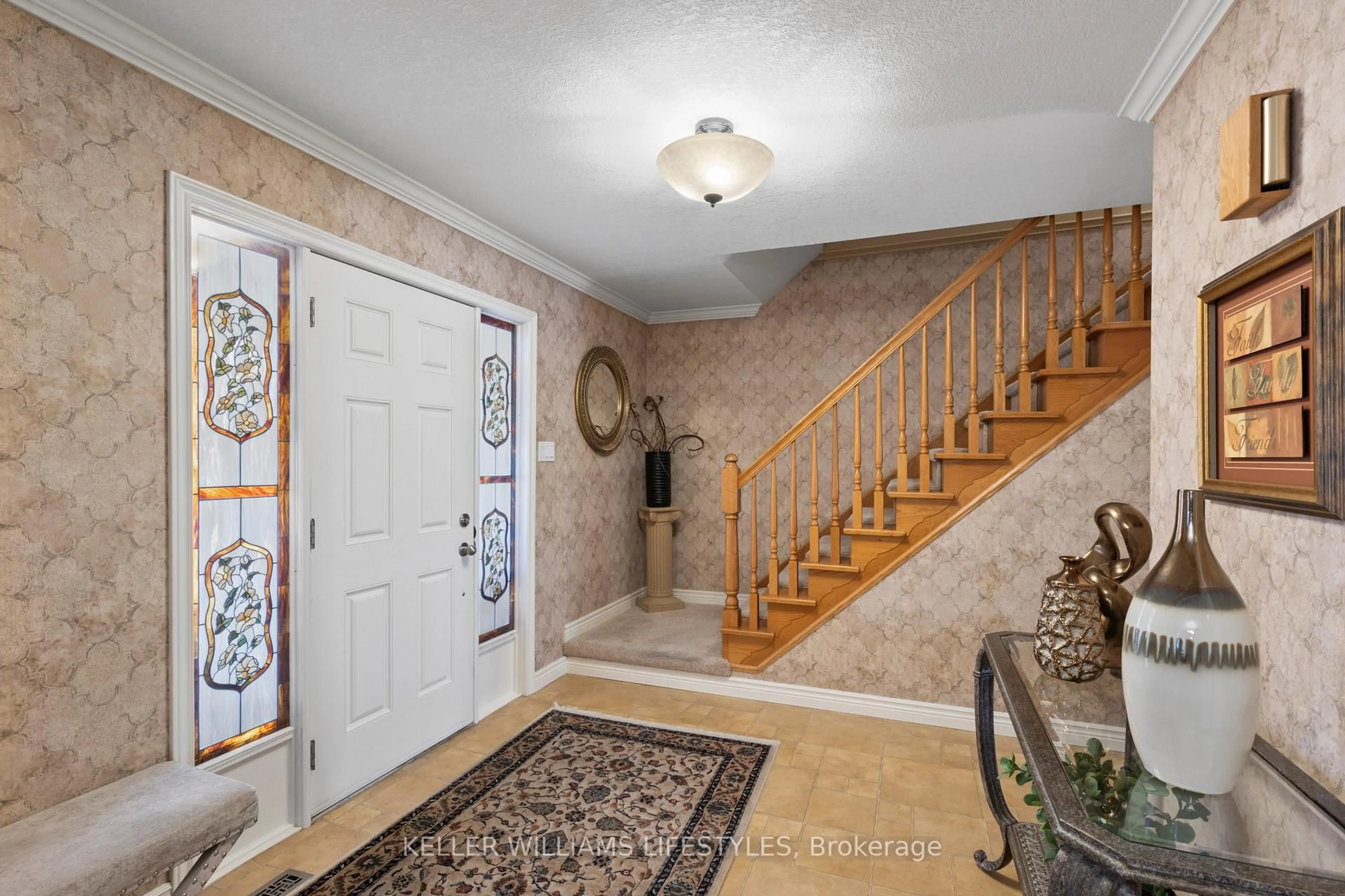 Indoor foyer for 114 Monte Vista Cres, London South Ontario N6J 4P3