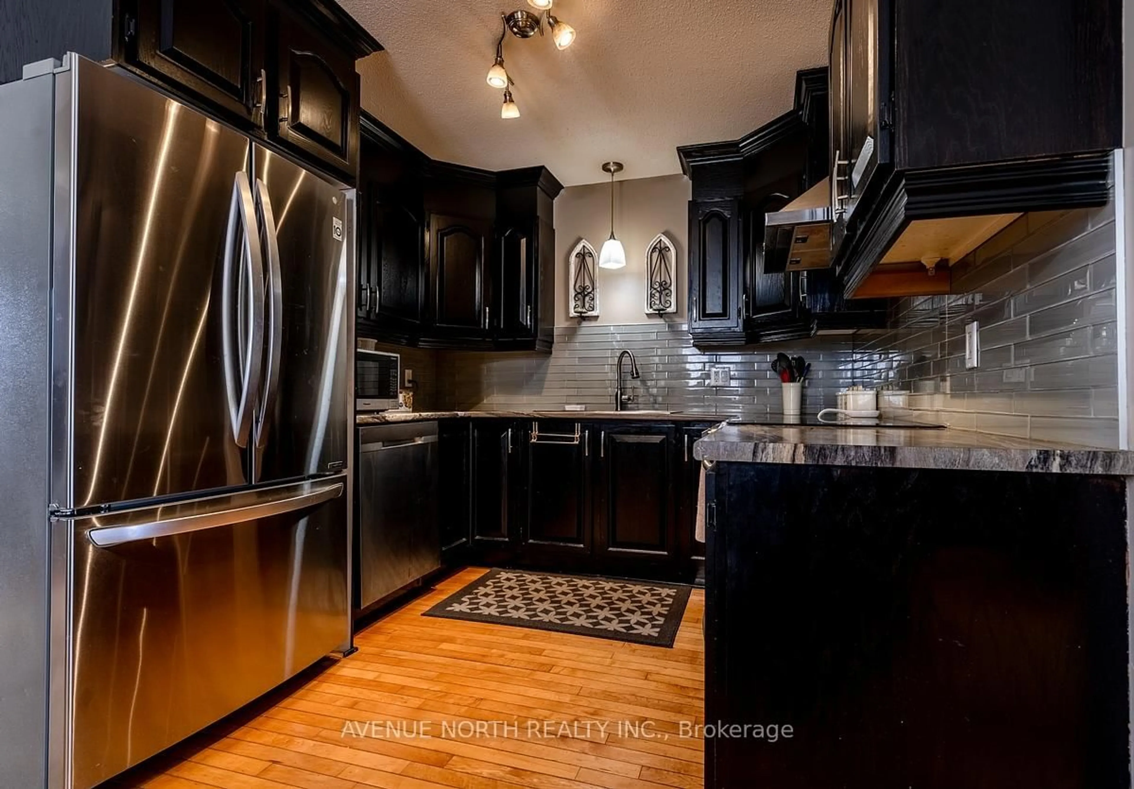 Contemporary kitchen, ceramic/tile floor for 894 Lise Cres, Clarence-Rockland Ontario K4K 1G8