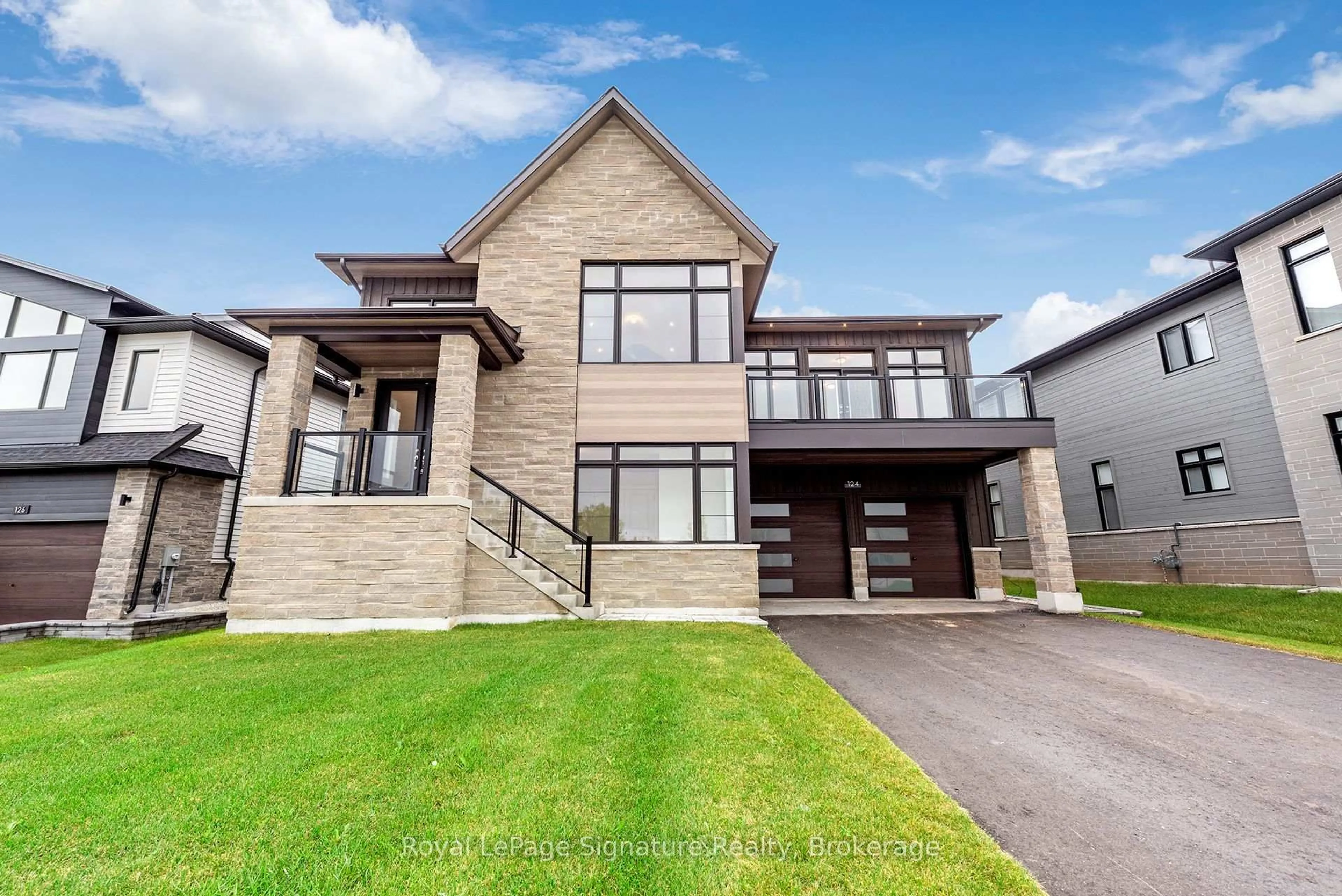 Home with brick exterior material, street for 124 Dorothy Dr, Blue Mountains Ontario N0H 1J0