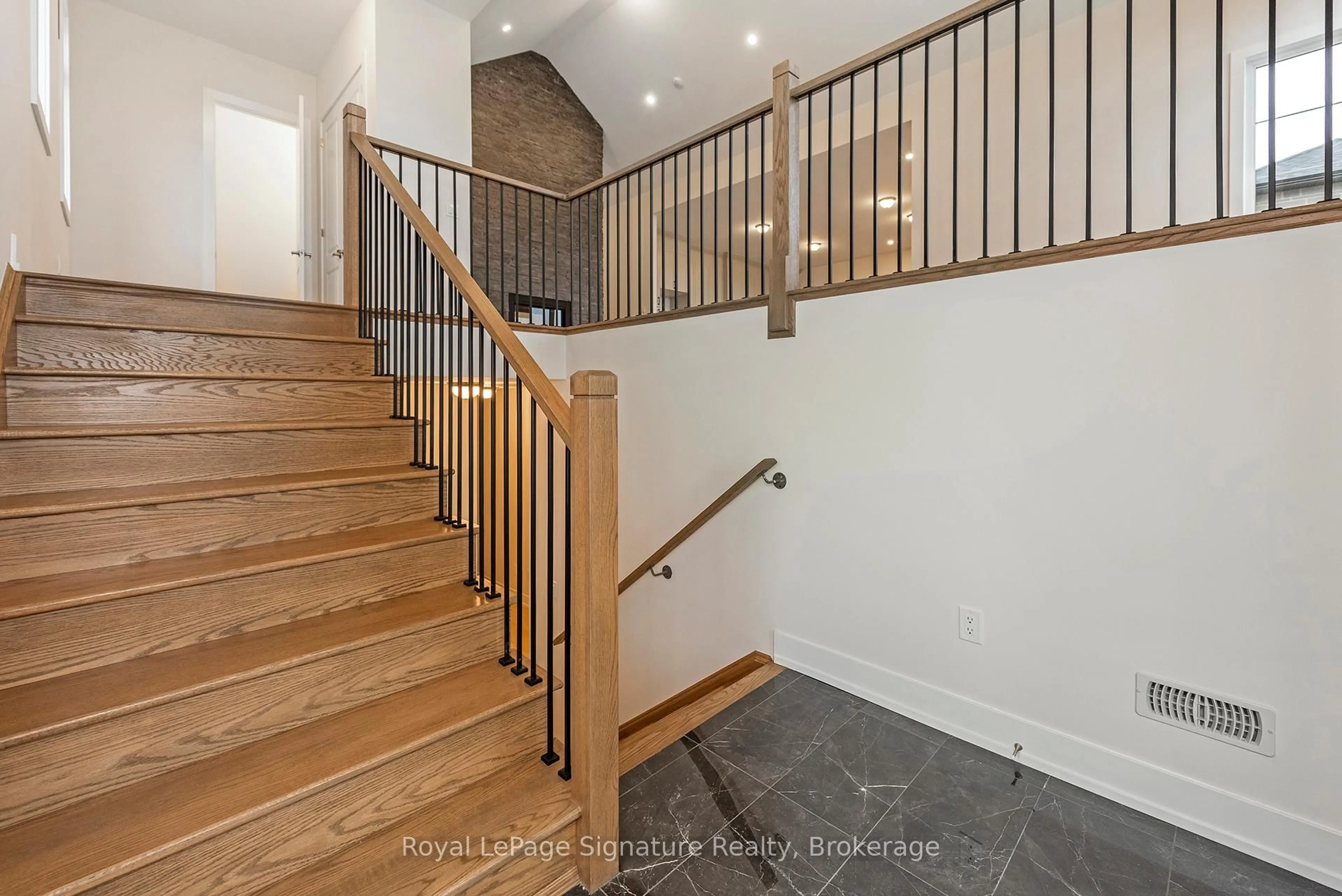 Unknown for 124 Dorothy Dr, Blue Mountains Ontario N0H 1J0