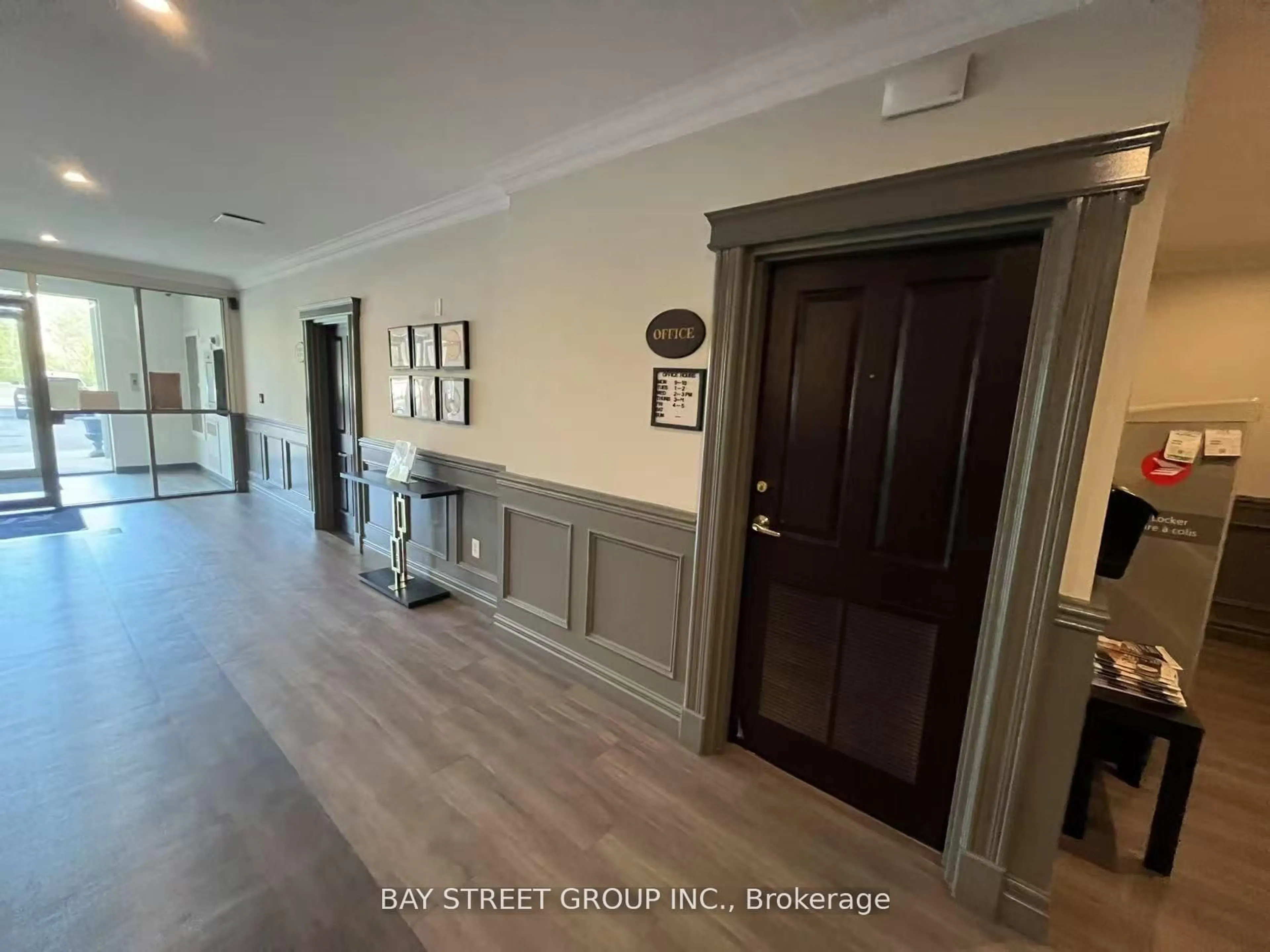 Indoor foyer for 255 Keats Way #308, Waterloo Ontario N2L 6N6