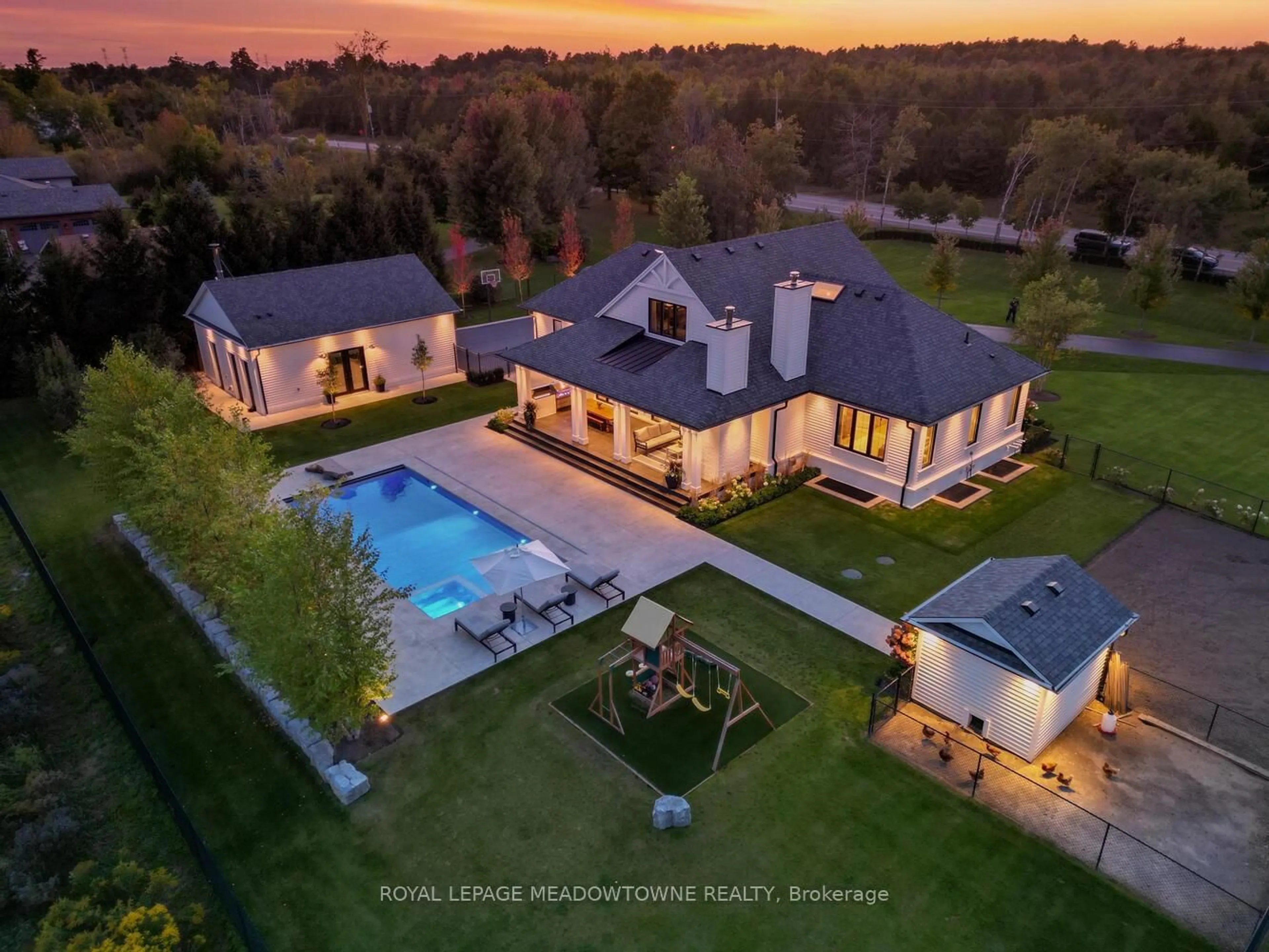 A pic from outside/outdoor area/front of a property/back of a property/a pic from drone, unknown for 9275 Wellington Rd 50, Erin Ontario L7J 2L8