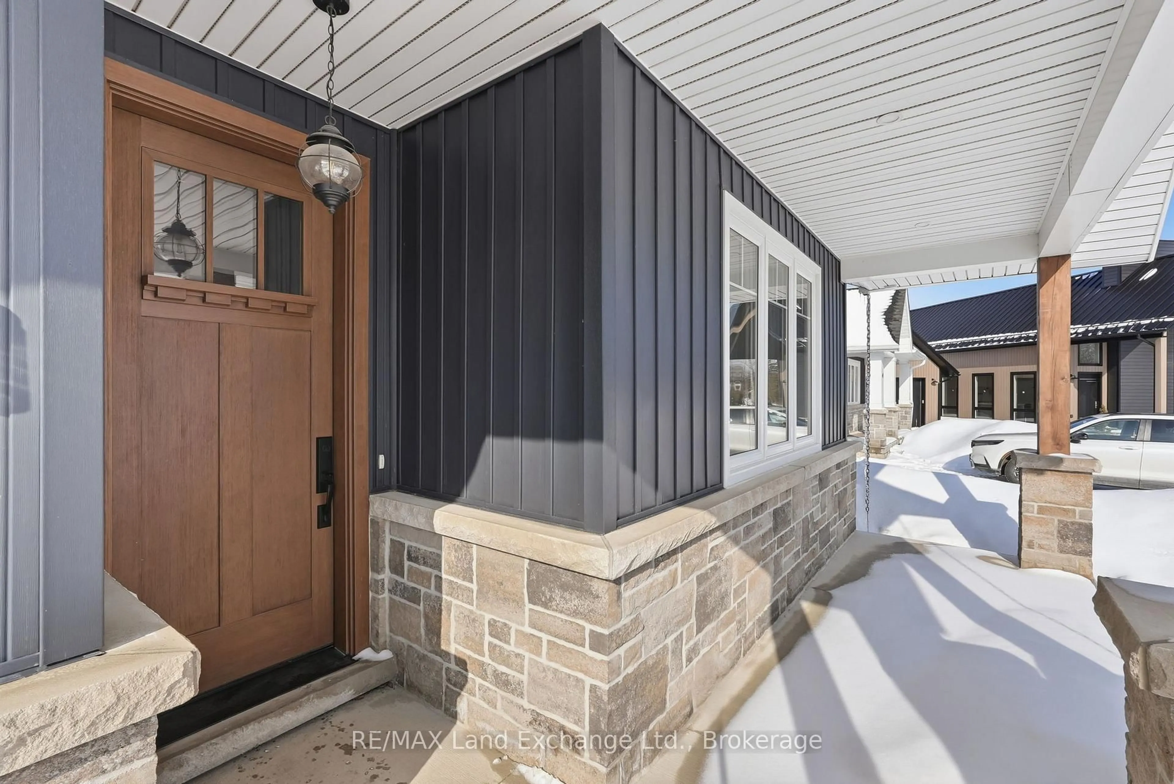 Indoor entryway for 6 Marshall Pl, Saugeen Shores Ontario N0H 2L0