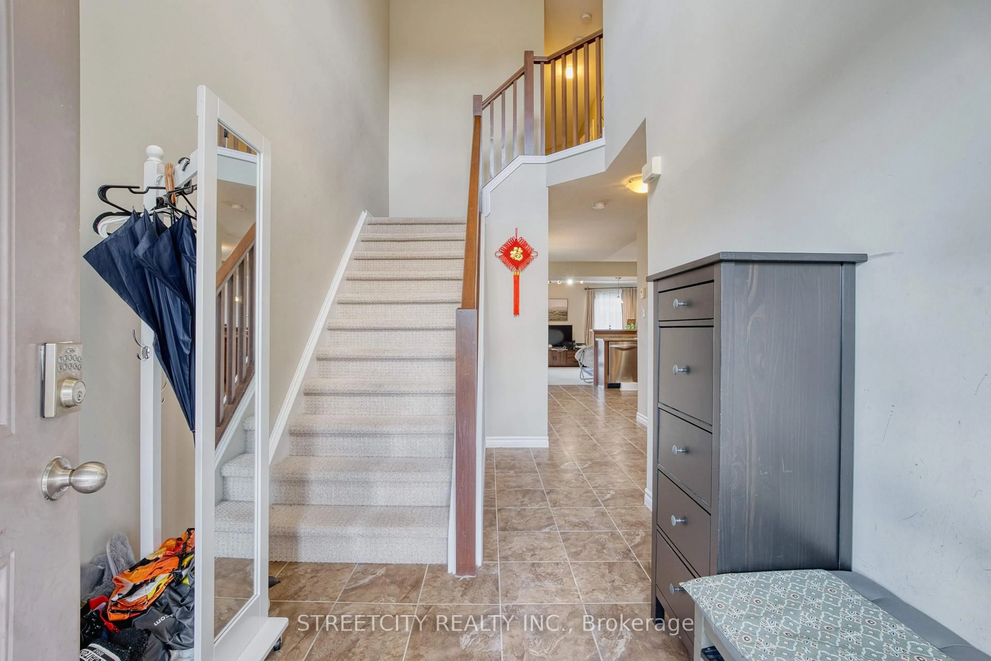 Indoor entryway for 1189 SANDBAR St, London North Ontario N6G 5K2